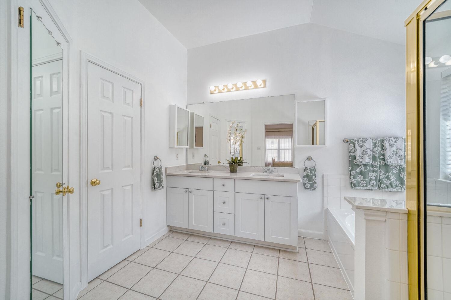 218 Desert Highlands Trl, Round Rock, TX 78665