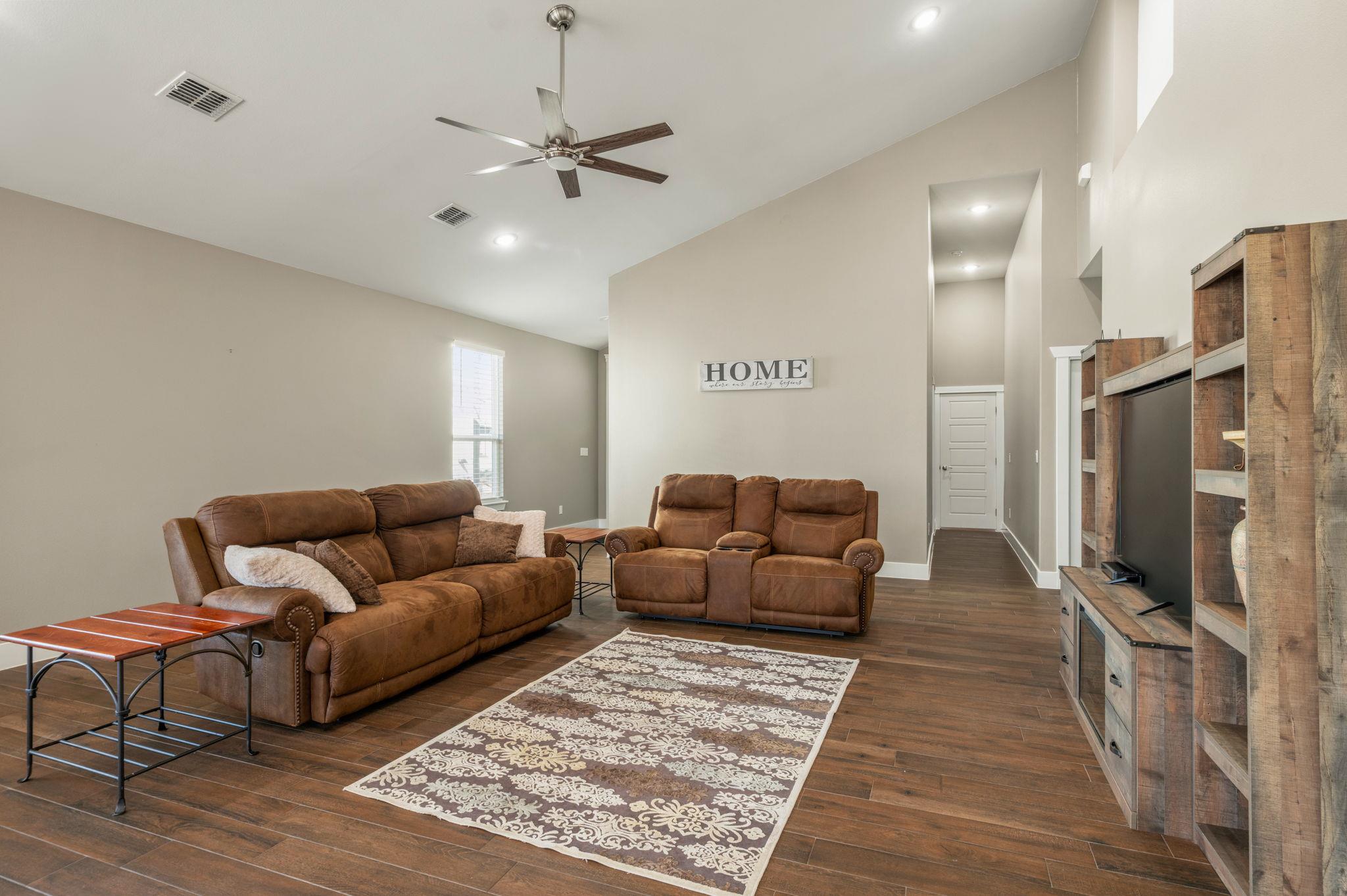 177 Mokulua Ln, Bastrop, TX 78602