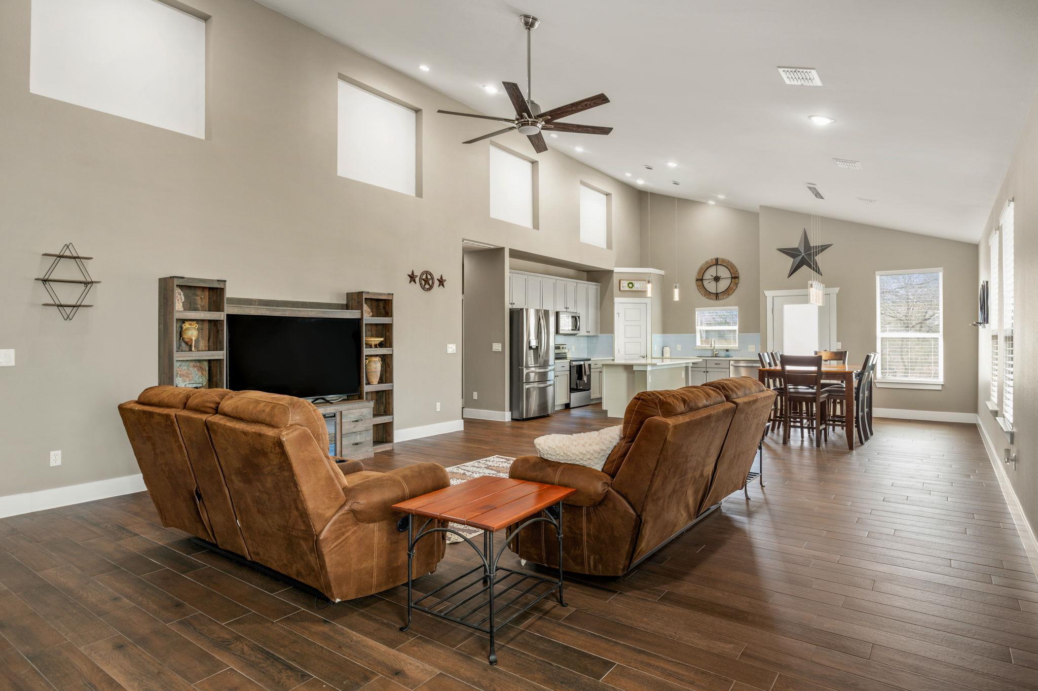 177 Mokulua Ln, Bastrop, TX 78602