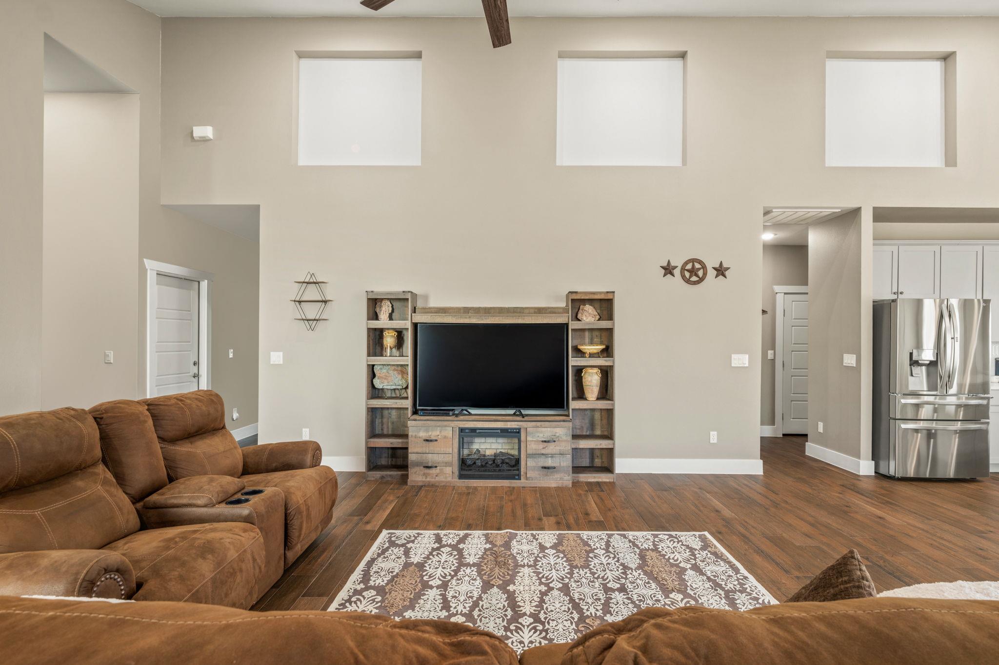 177 Mokulua Ln, Bastrop, TX 78602