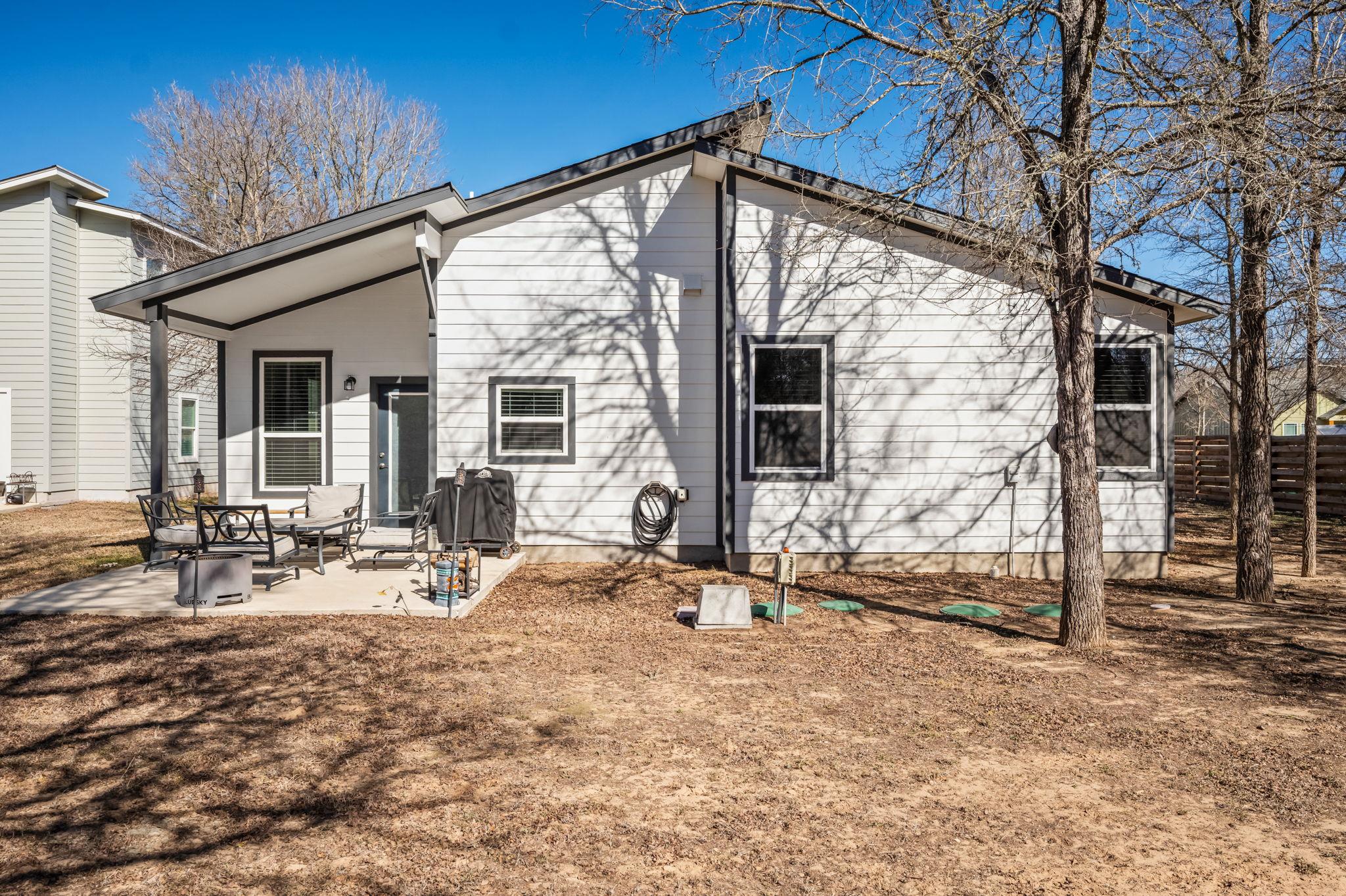 177 Mokulua Ln, Bastrop, TX 78602