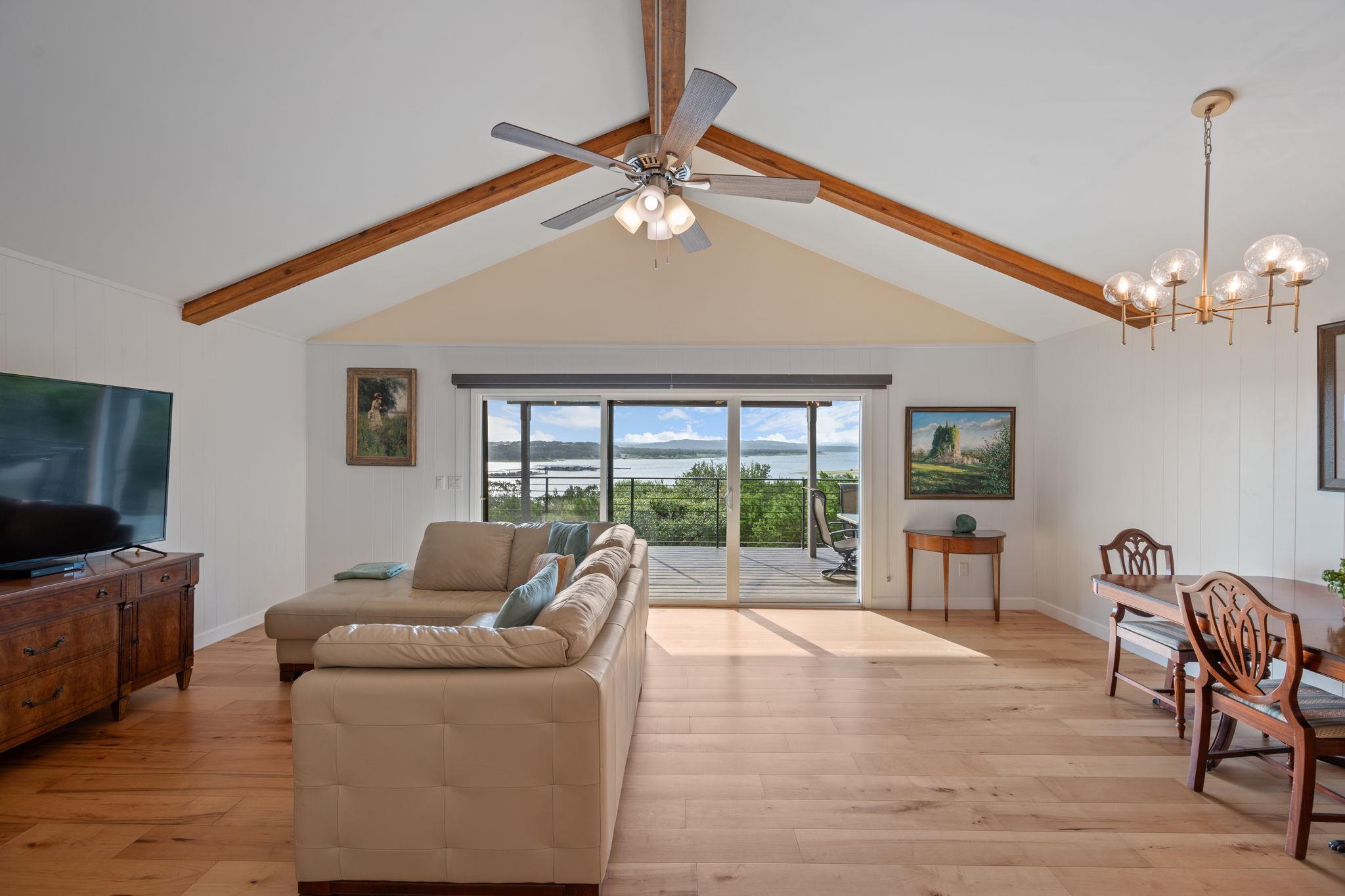 6300 Lakeshore Dr, Lago Vista, TX 78645