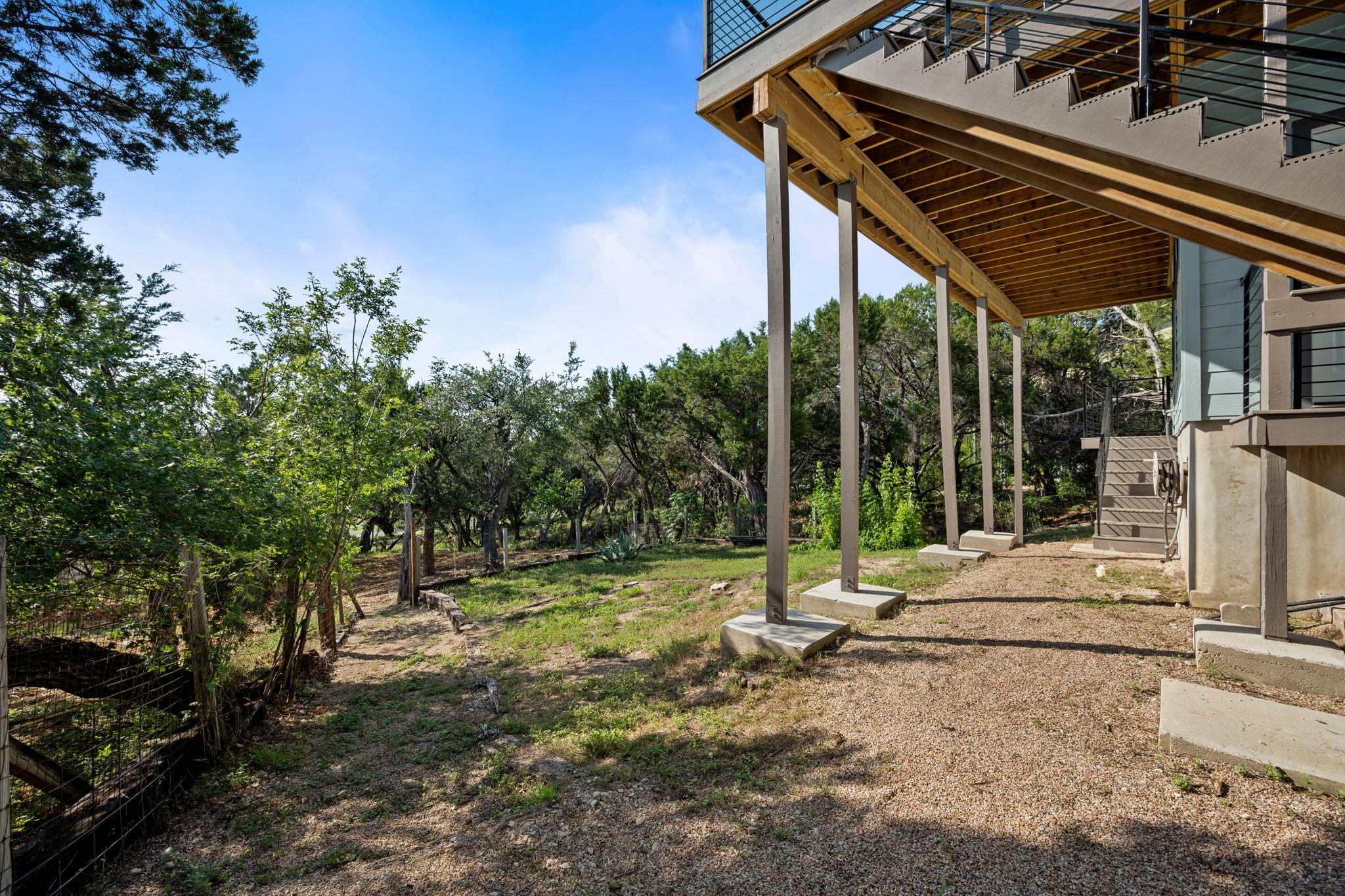 6300 Lakeshore Dr, Lago Vista, TX 78645