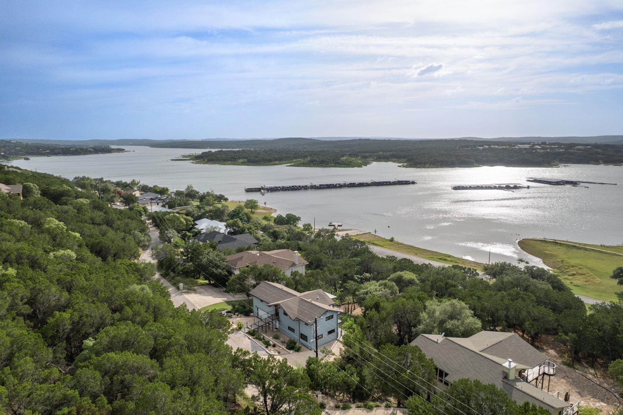 6300 Lakeshore Dr, Lago Vista, TX 78645