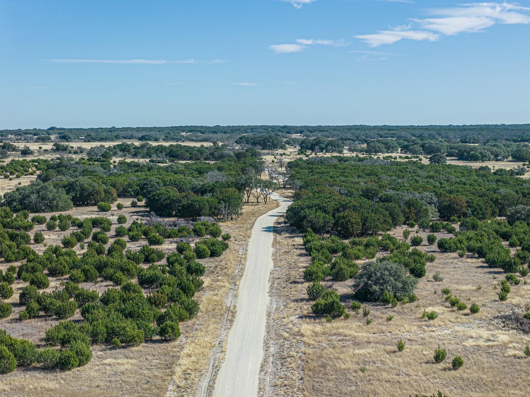 10 Bluestem Ln, Lampasas, TX 76550