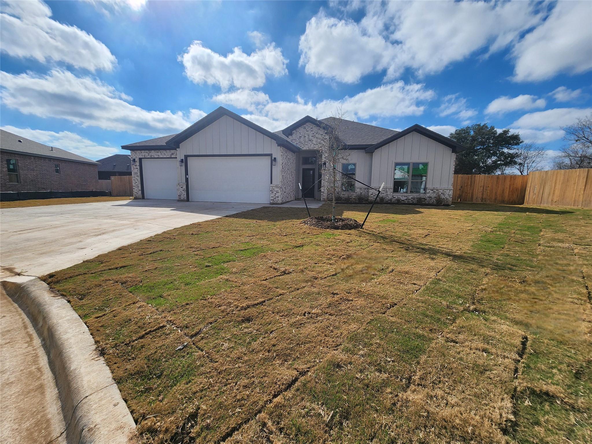 819 Eagle Cross Cv, Salado, TX 76571