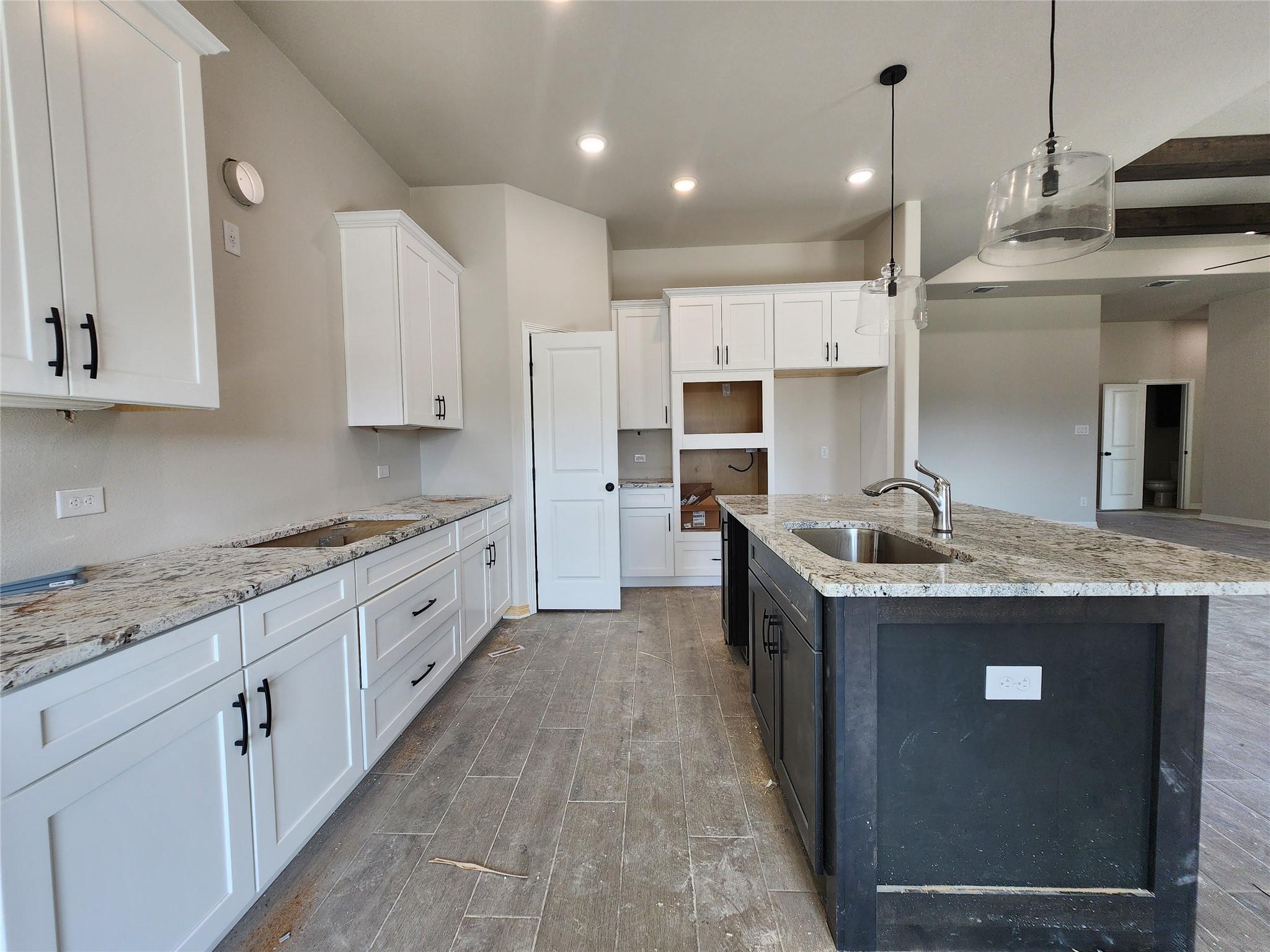 819 Eagle Cross Cv, Salado, TX 76571