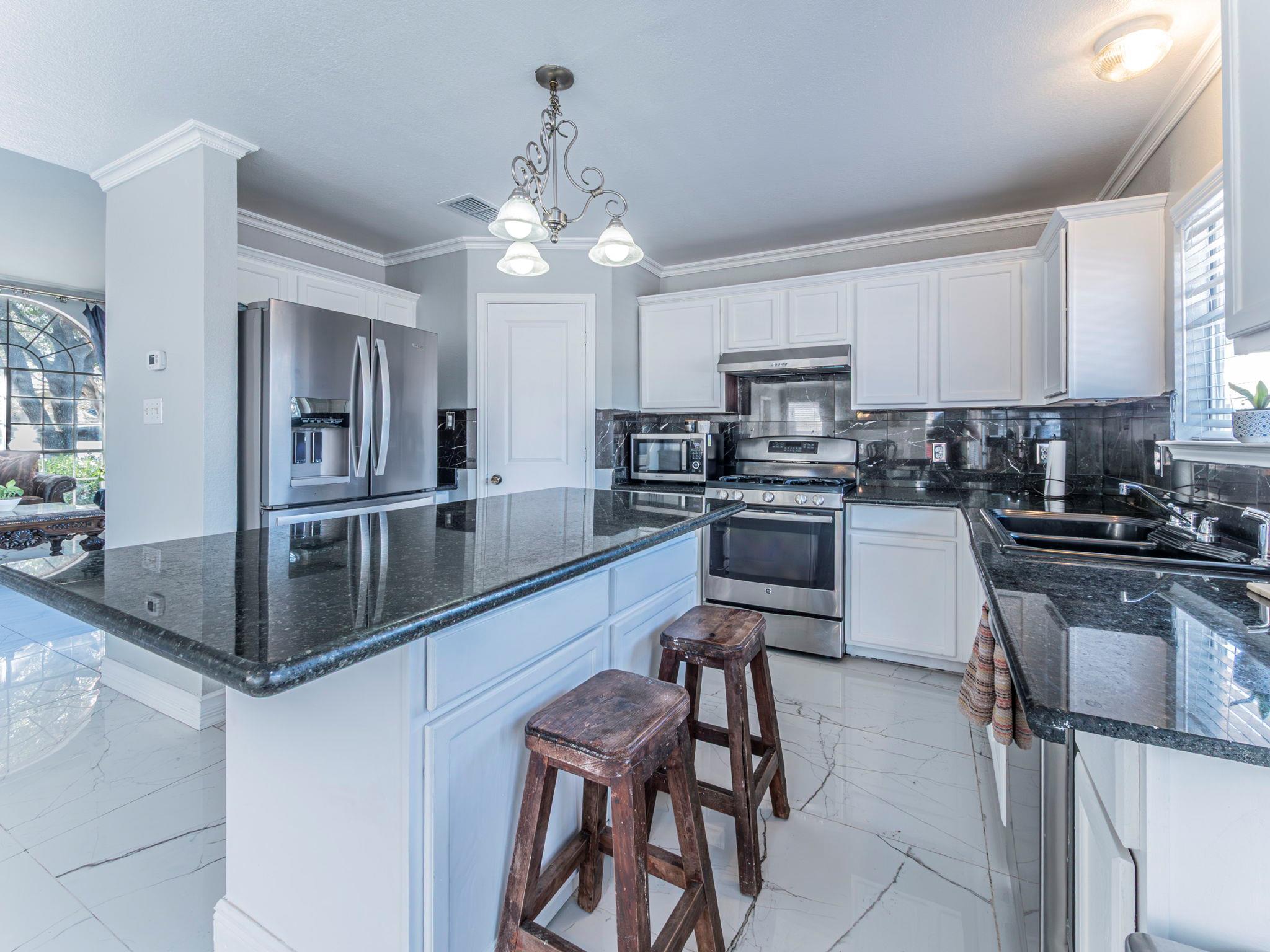 17607 Van Horn Ct, Round Rock, TX 78664