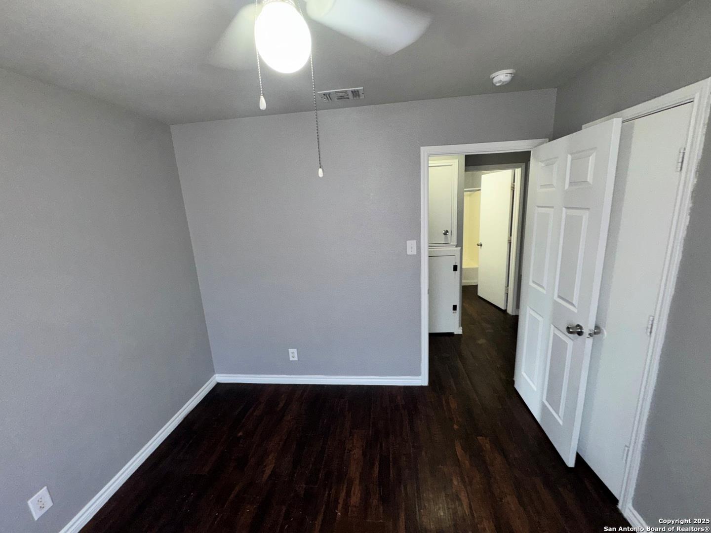 830 W Hutchins Pl # 11, San Antonio, TX 78221