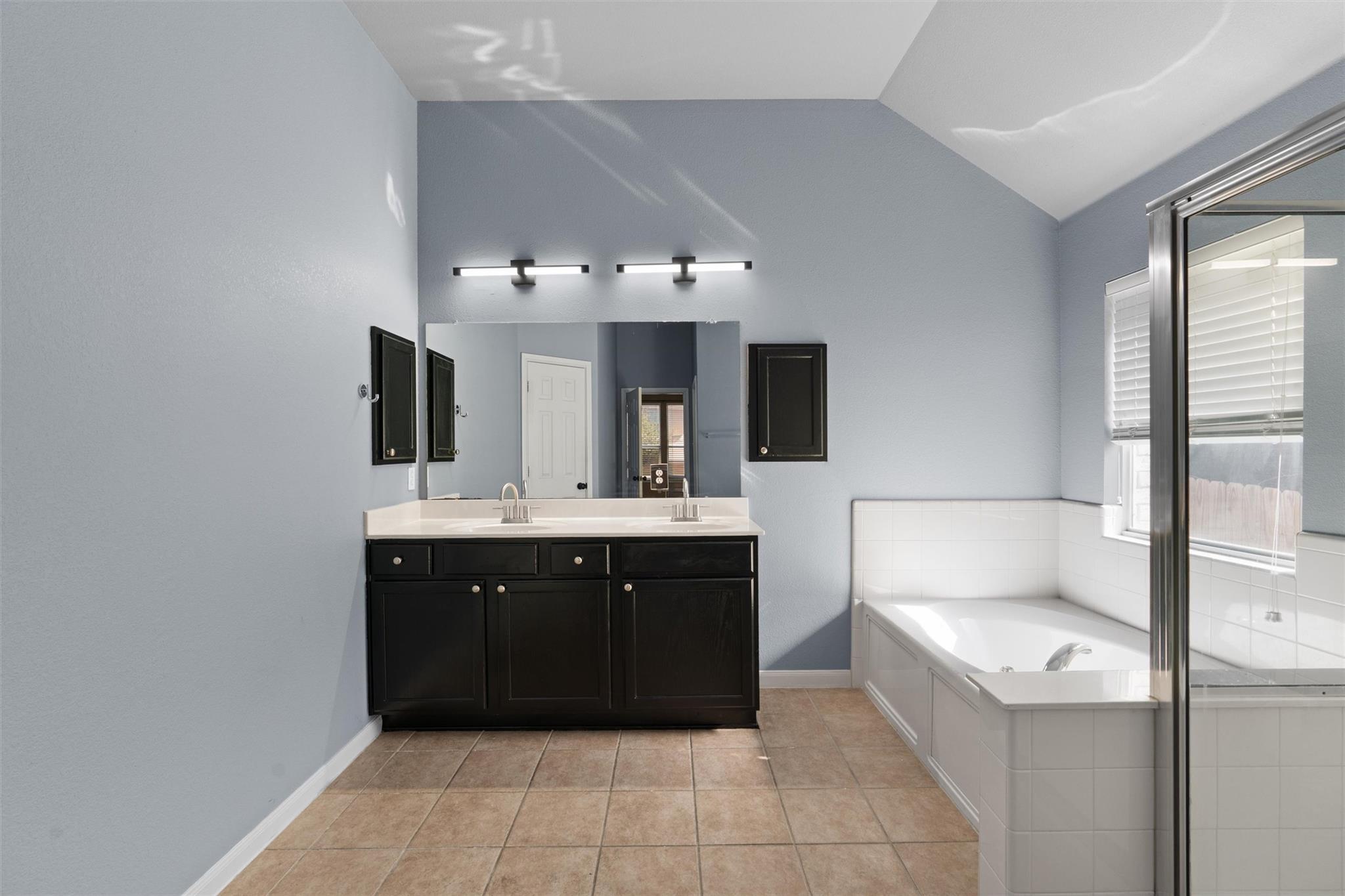 407 Red Hawk Dr, Leander, TX 78641