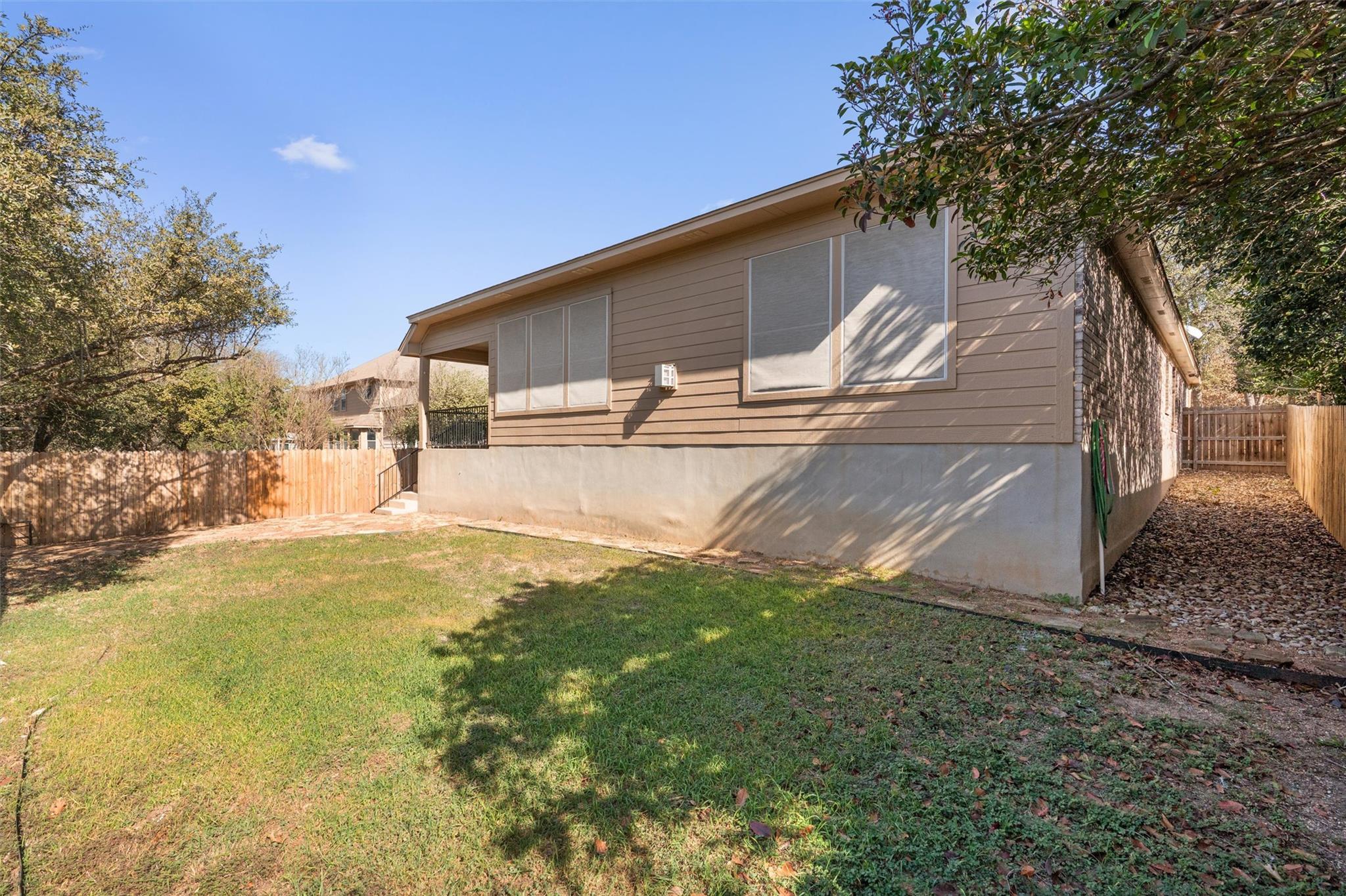 407 Red Hawk Dr, Leander, TX 78641