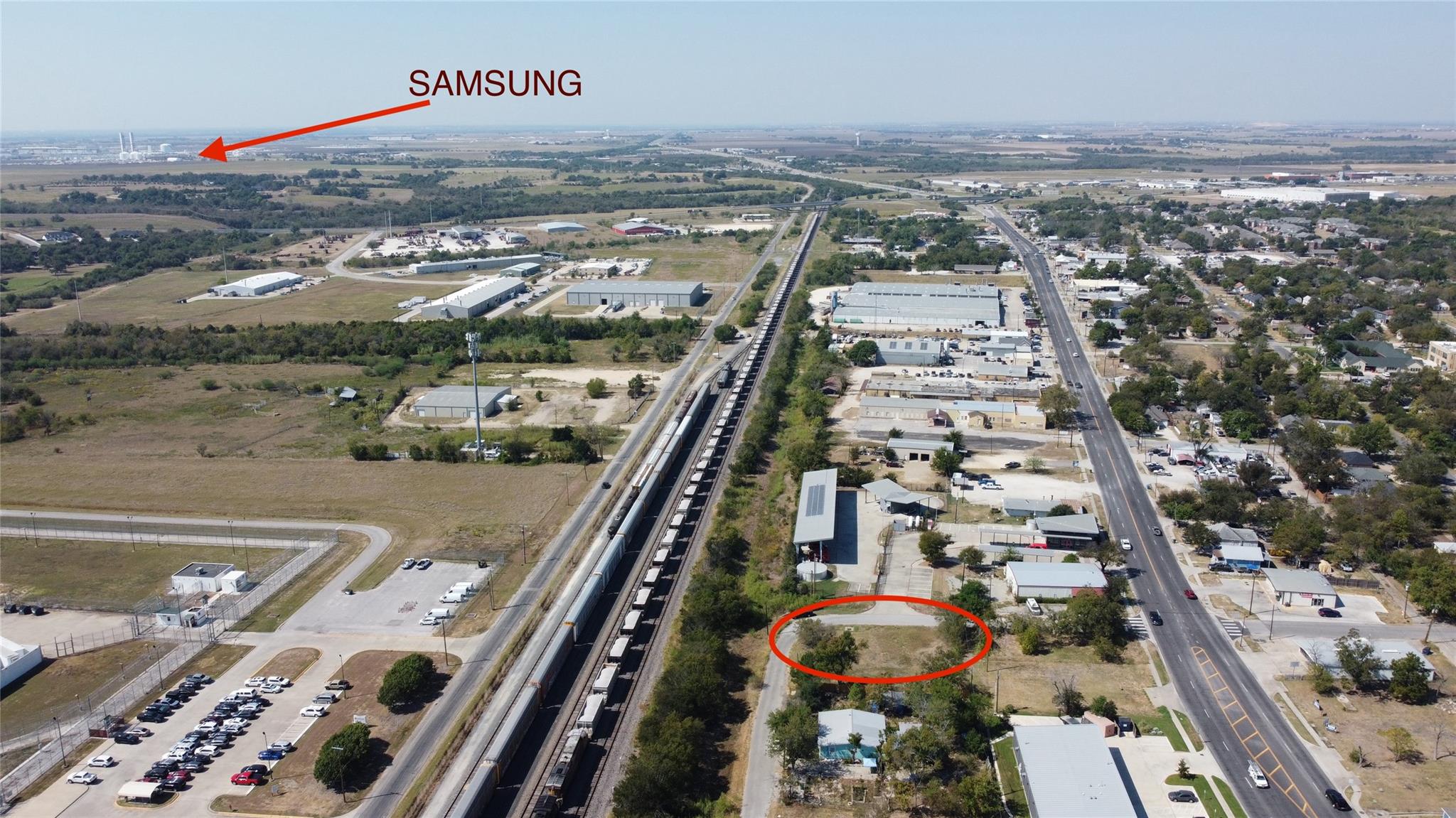 1018 W 1st St, Taylor, TX 76574