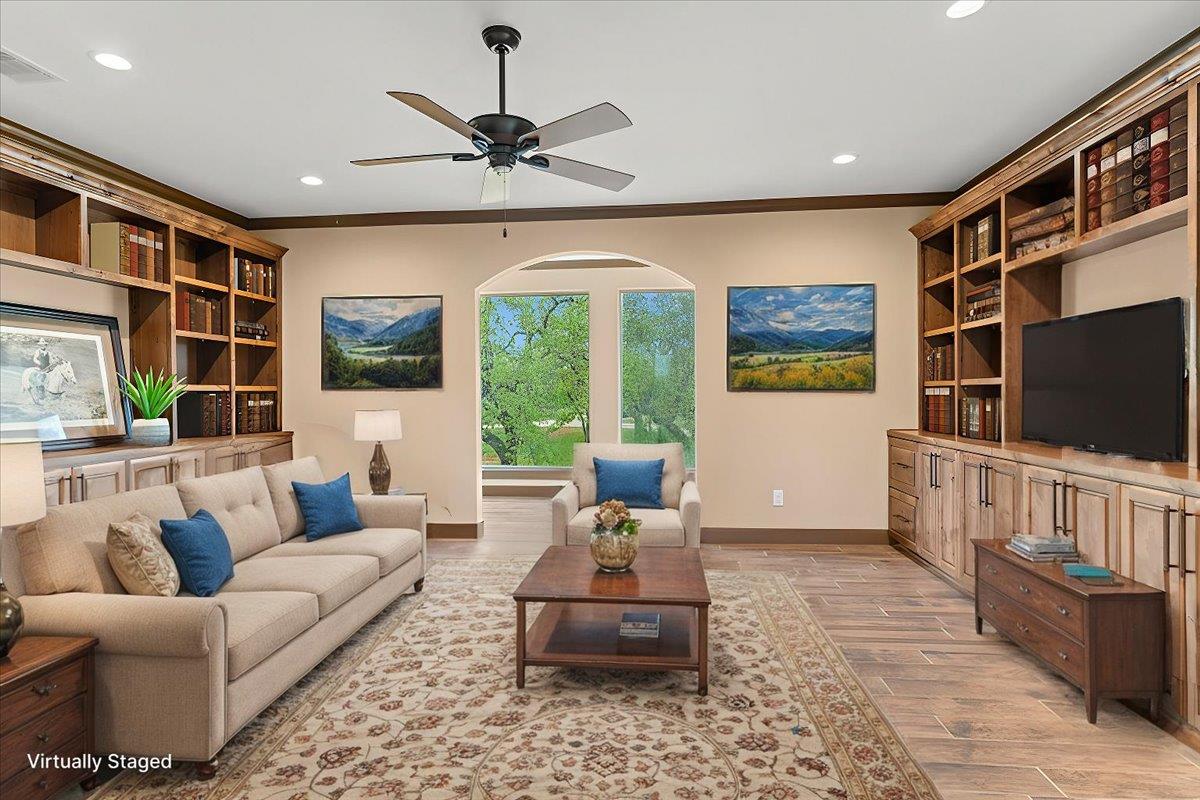 1951 Bridlewood Ranches Dr, San Marcos, TX 78666