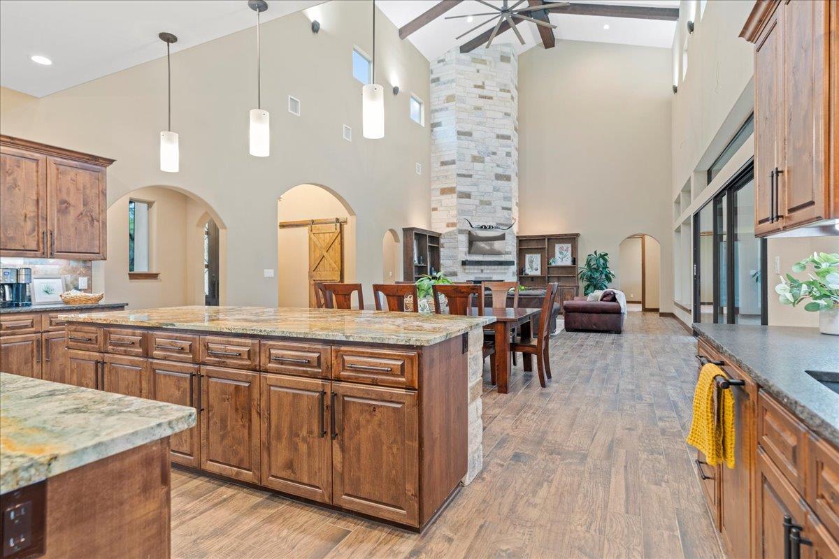 1951 Bridlewood Ranches Dr, San Marcos, TX 78666