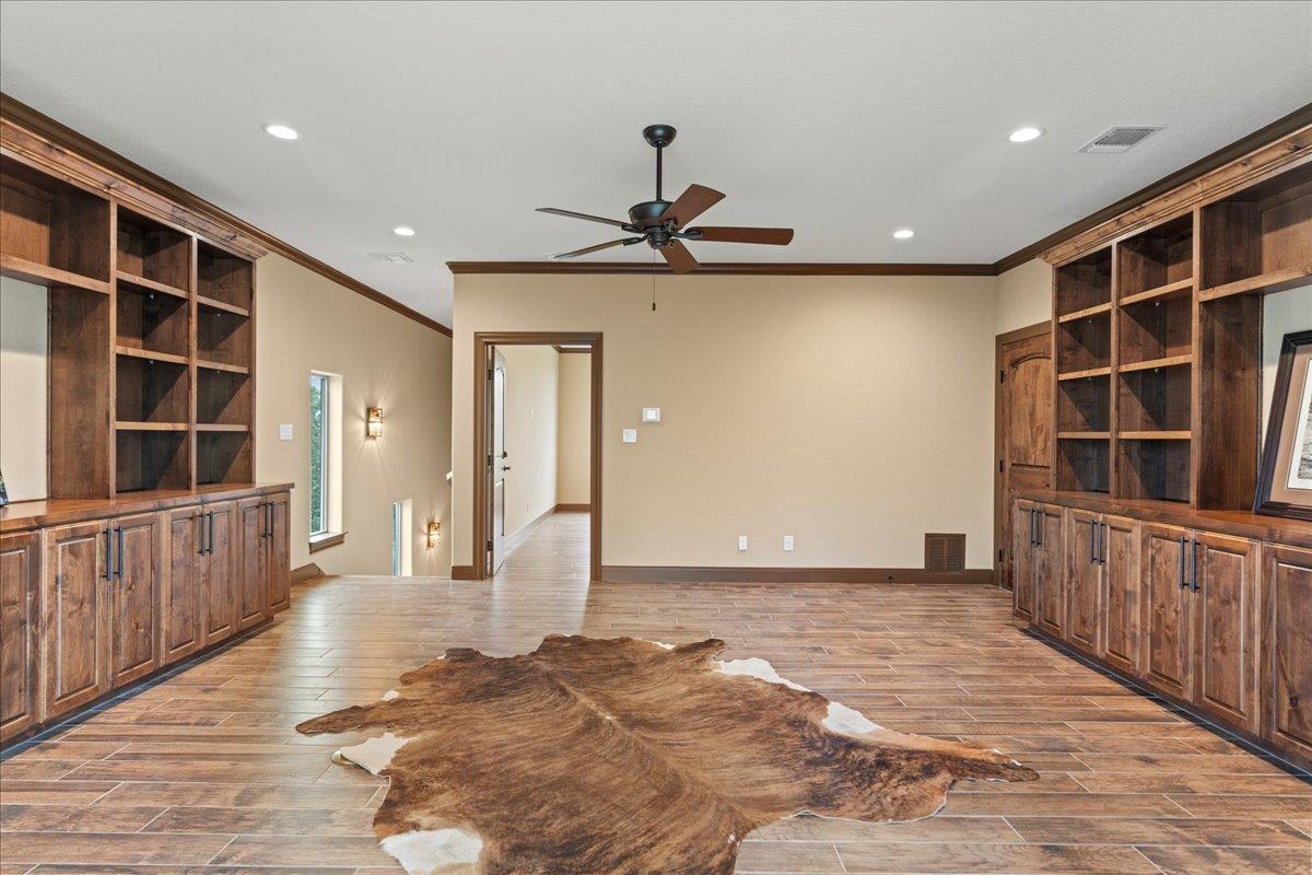 1951 Bridlewood Ranches Dr, San Marcos, TX 78666