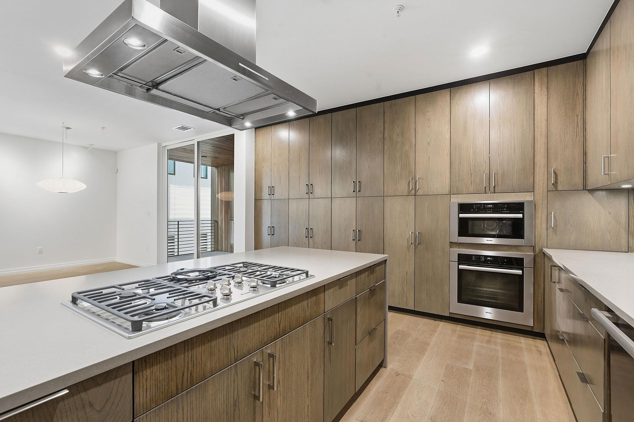 1010 W 10th St # 203, Austin, TX 78703