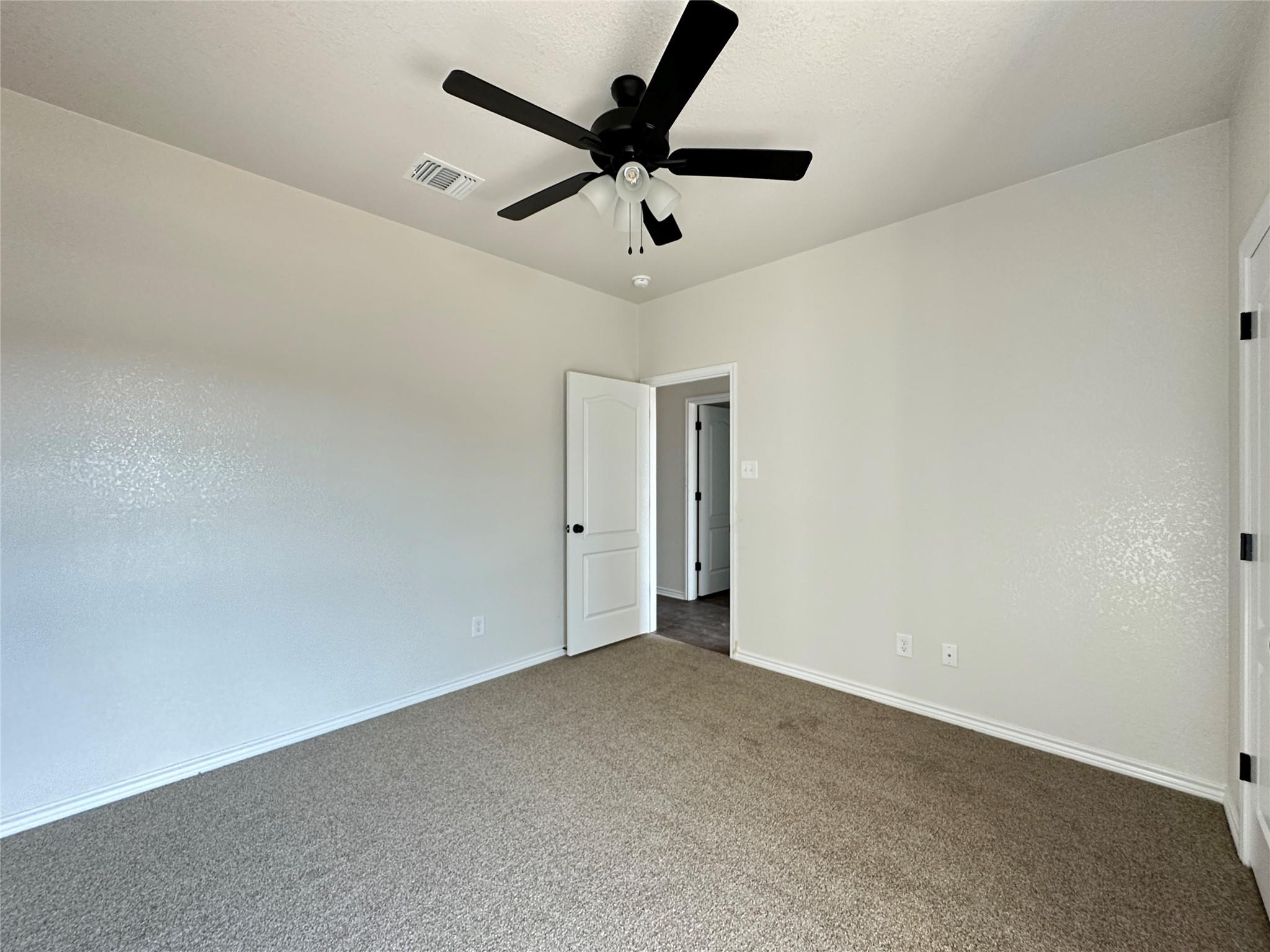 718 Golden Eagle Dr, Salado, TX 76571