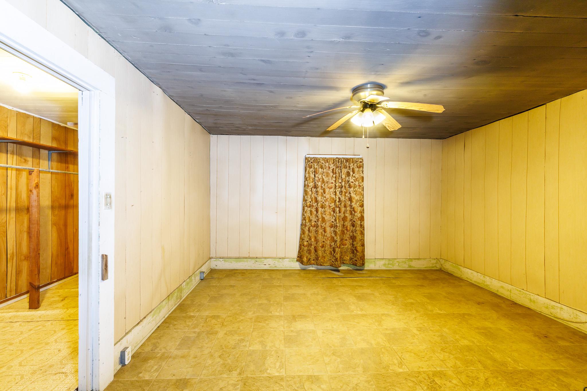 406 Carpenter St, Smiley, TX 78159