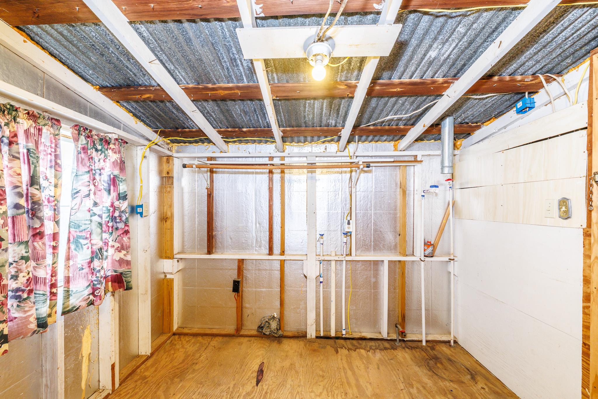 406 Carpenter St, Smiley, TX 78159