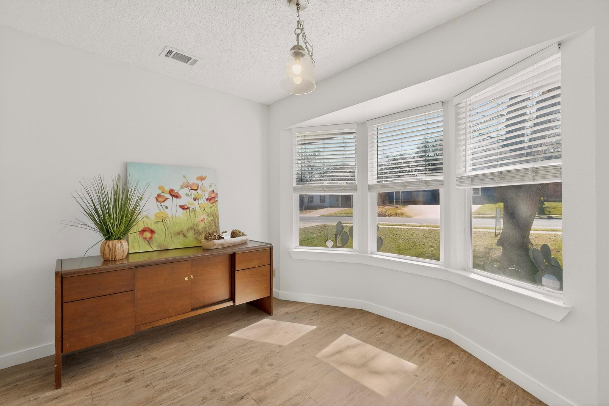 1004 Speer Ln, Austin, TX 78745