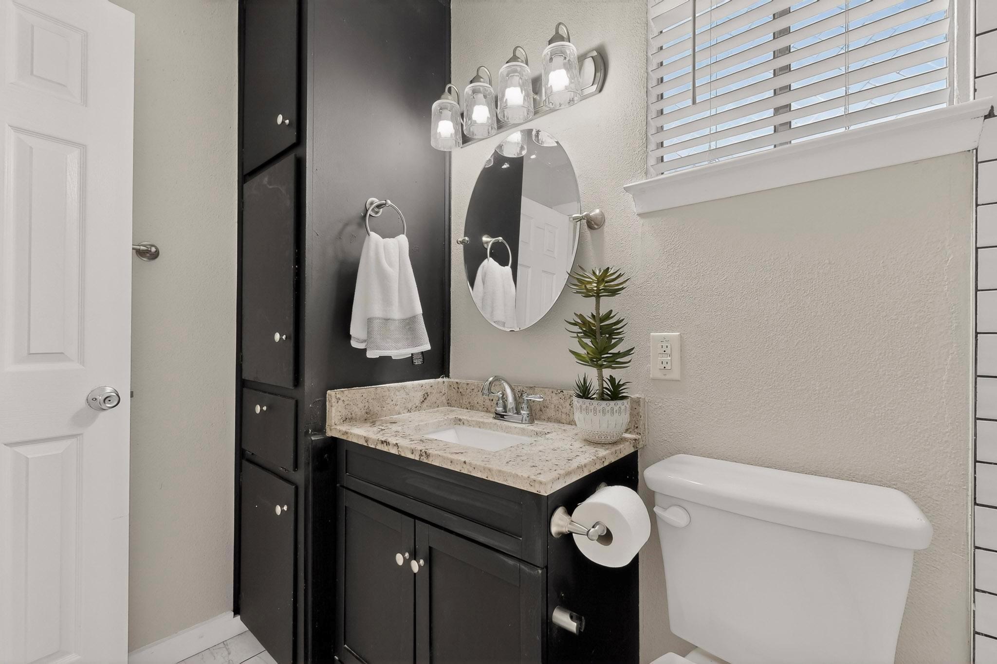 1004 Speer Ln, Austin, TX 78745