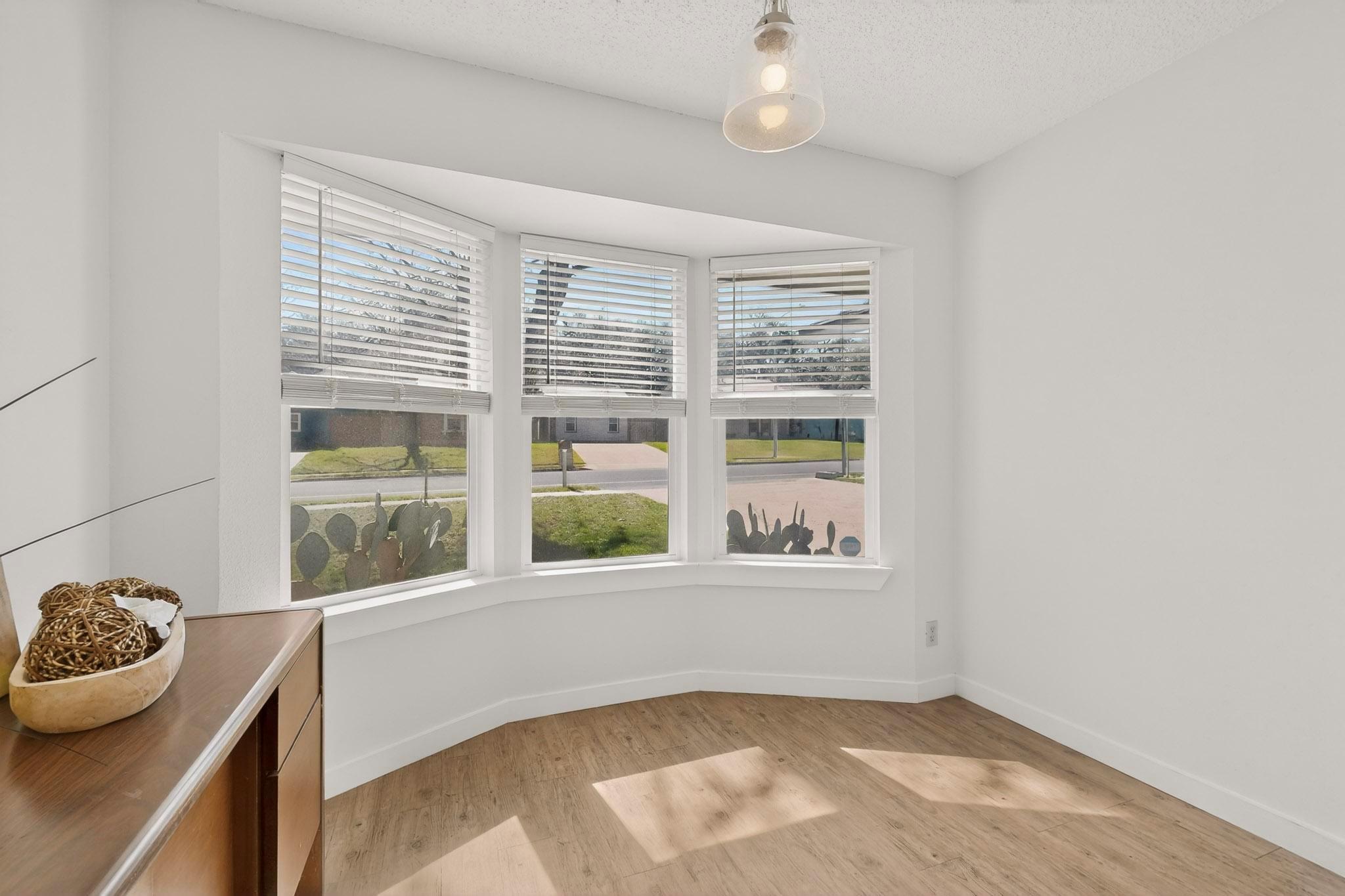 1004 Speer Ln, Austin, TX 78745