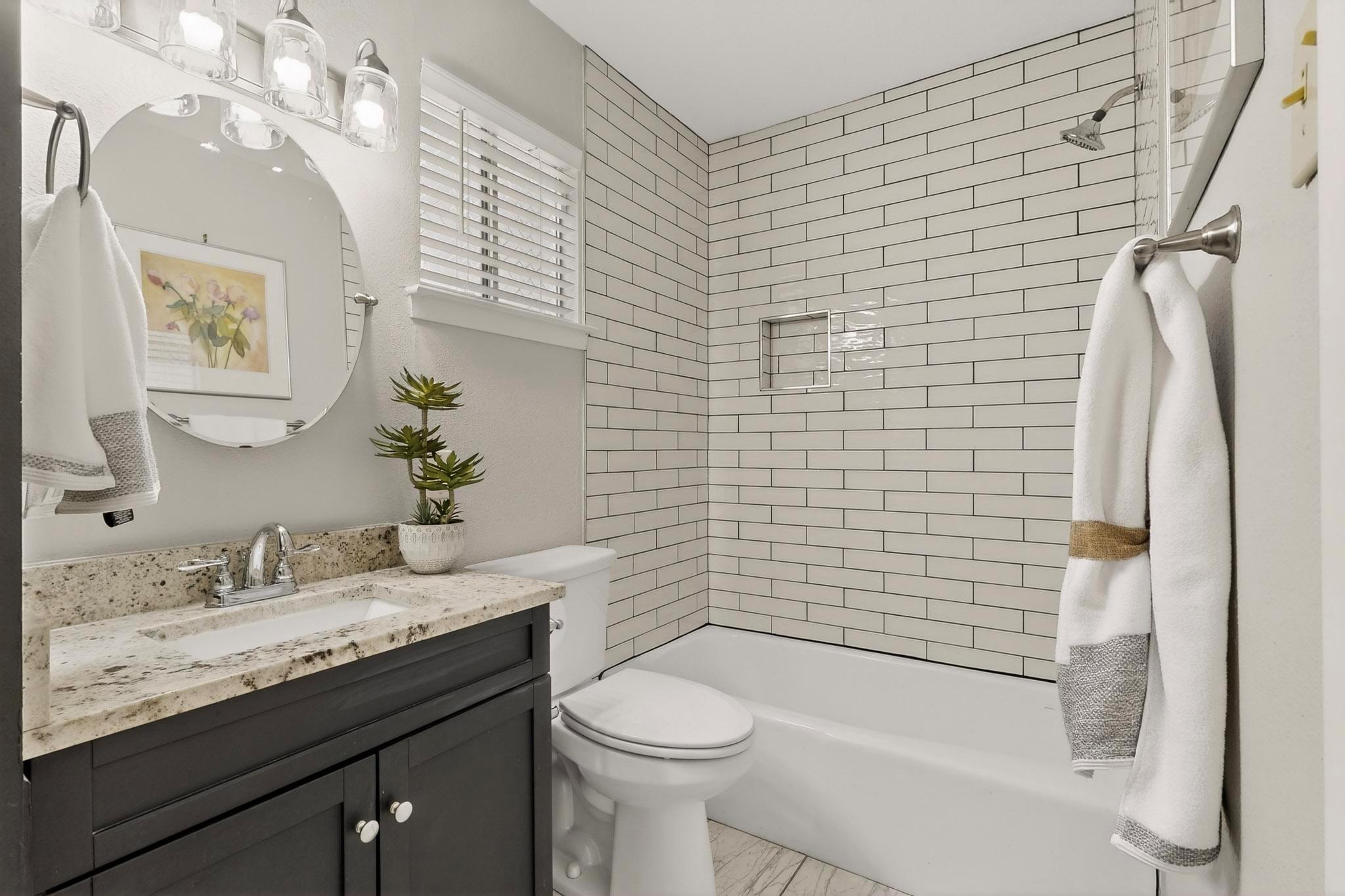 1004 Speer Ln, Austin, TX 78745