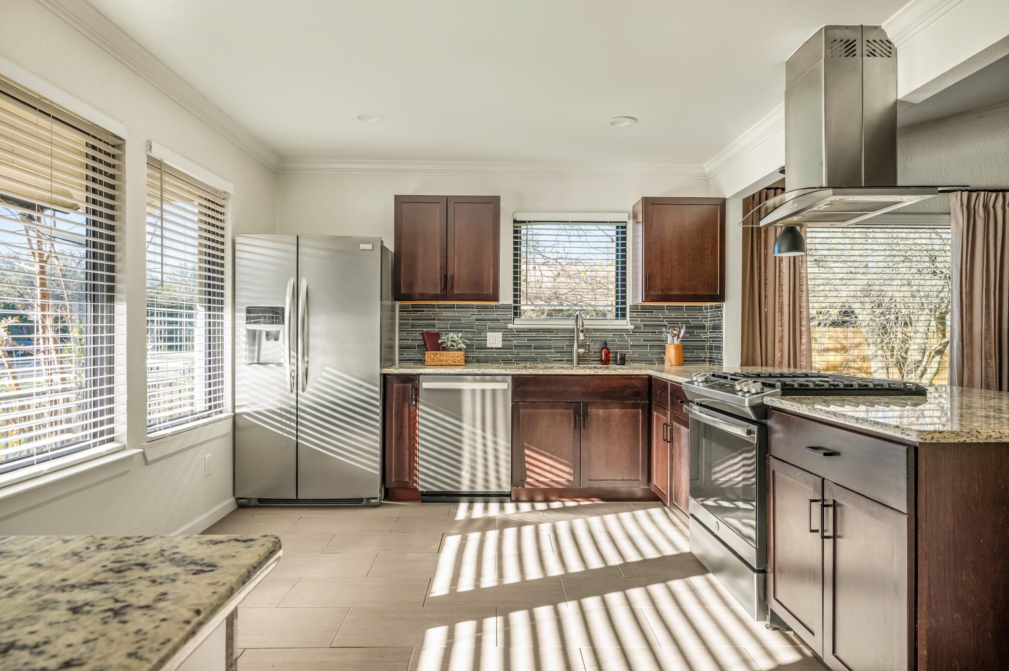 7715 Copano Dr, Austin, TX 78749