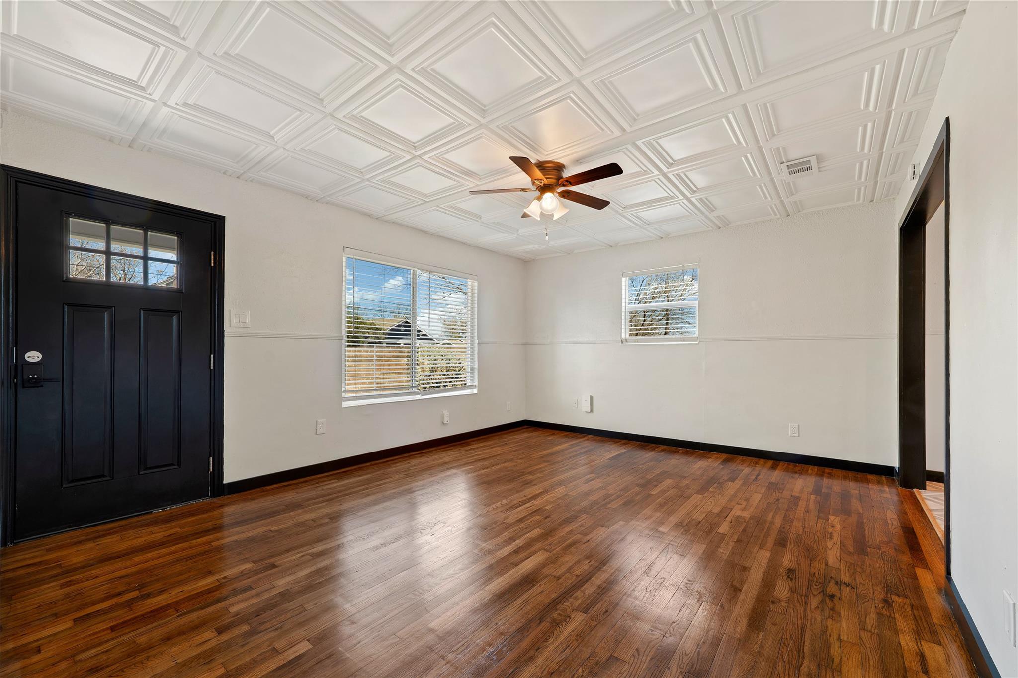 6915 Providence Ave, Austin, TX 78752