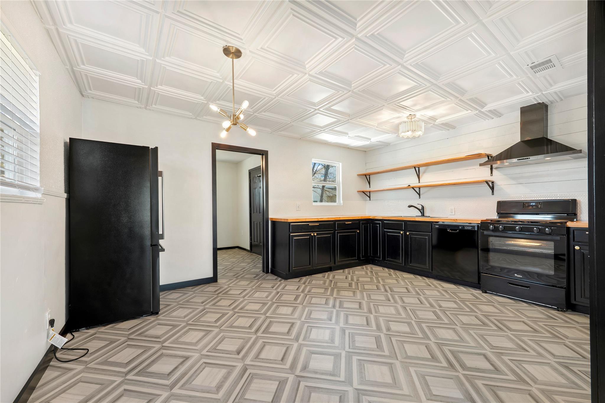 6915 Providence Ave, Austin, TX 78752