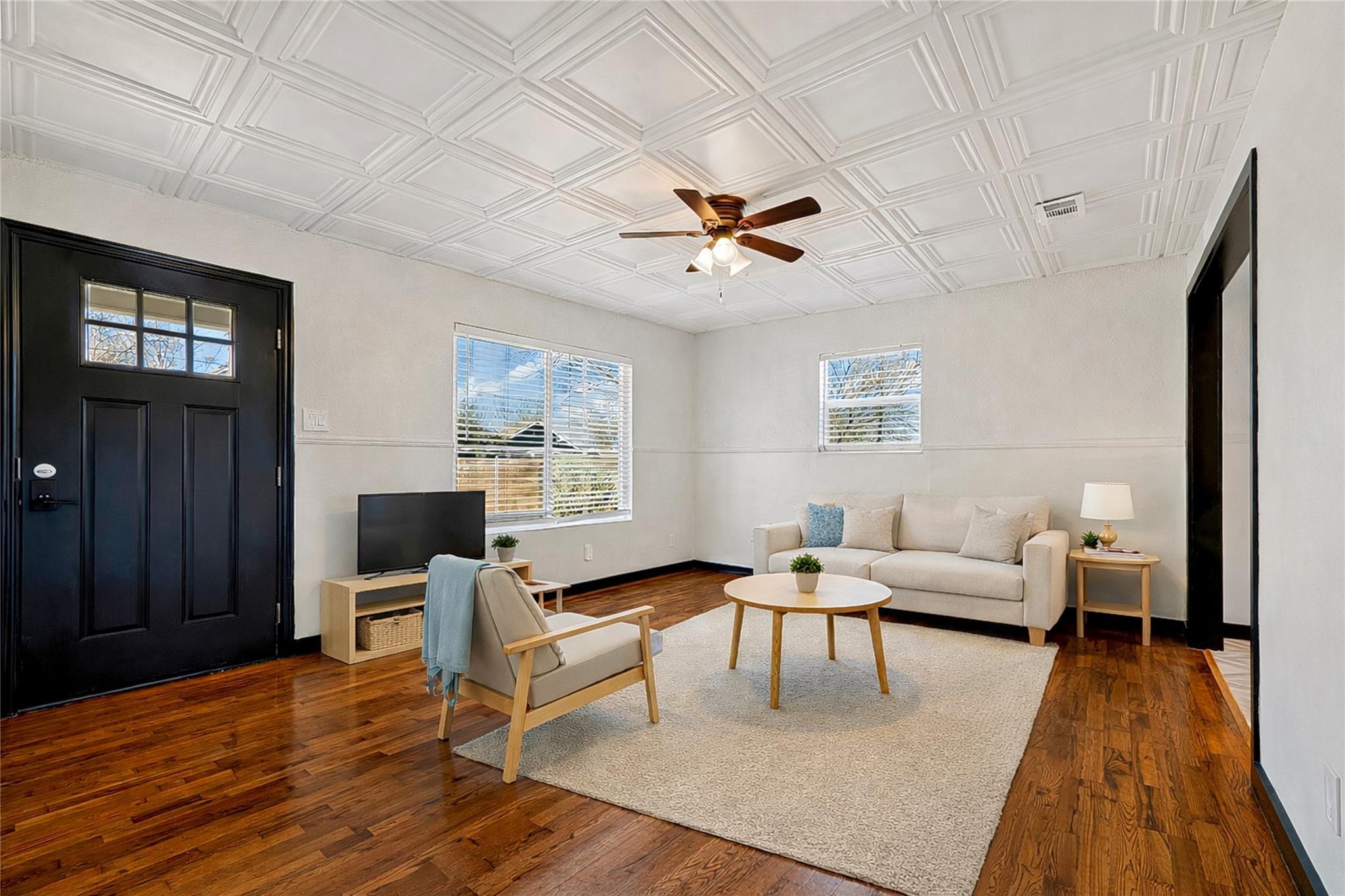 6915 Providence Ave, Austin, TX 78752