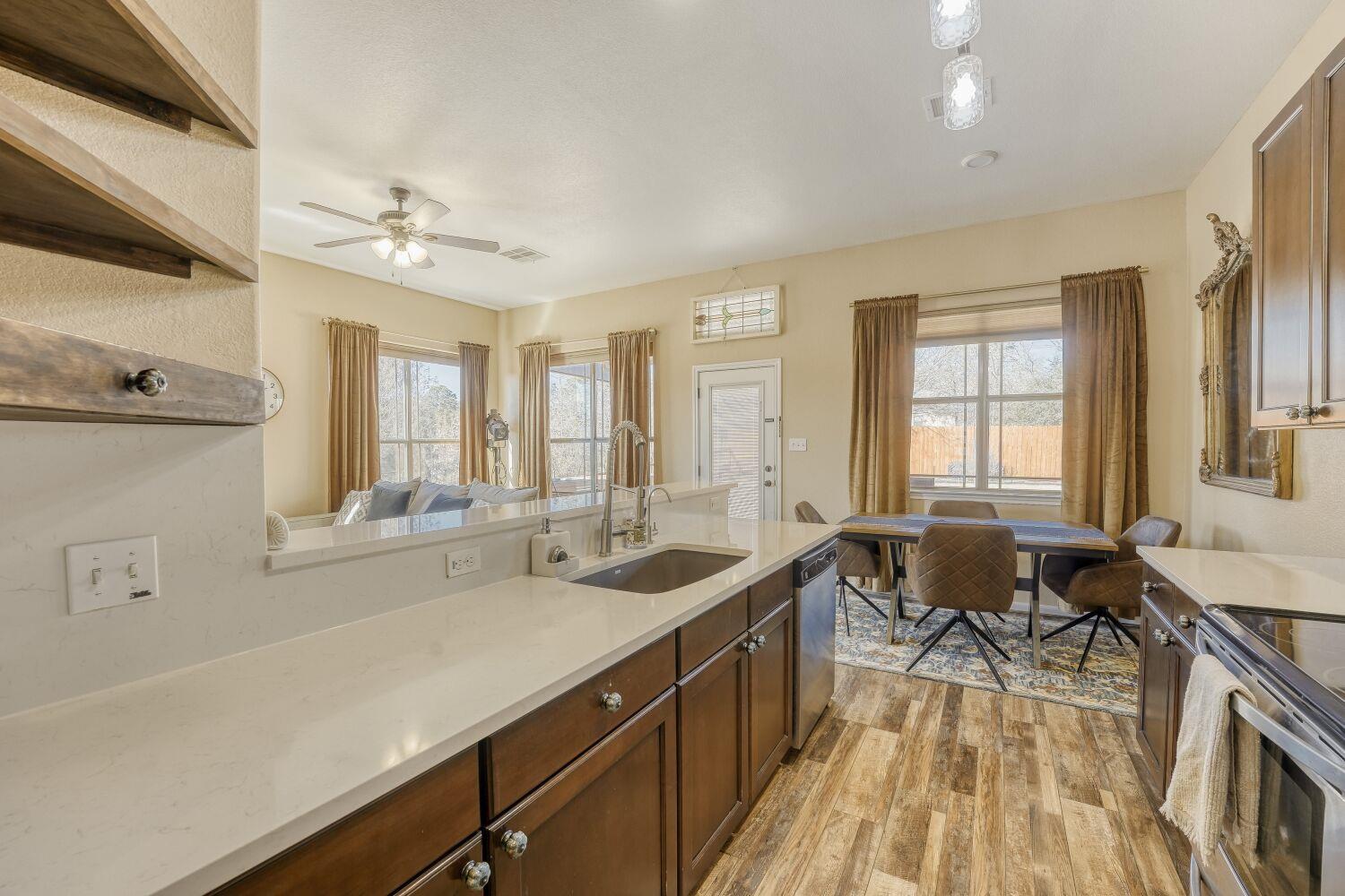 320 Kaanapali Ln, Bastrop, TX 78602