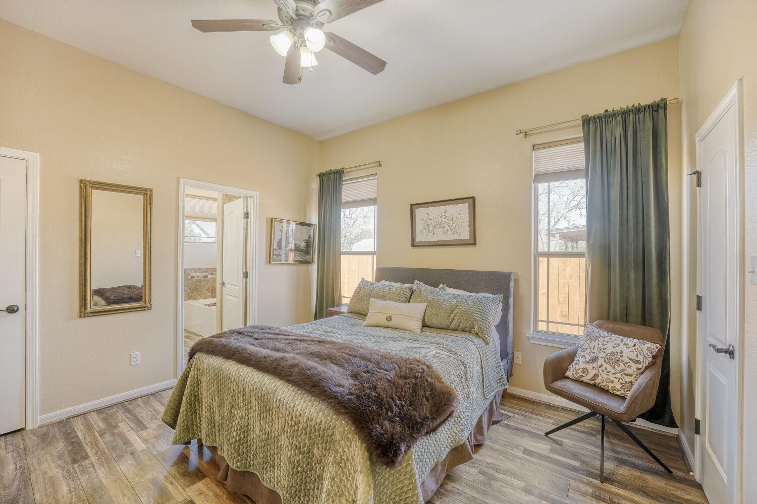 320 Kaanapali Ln, Bastrop, TX 78602