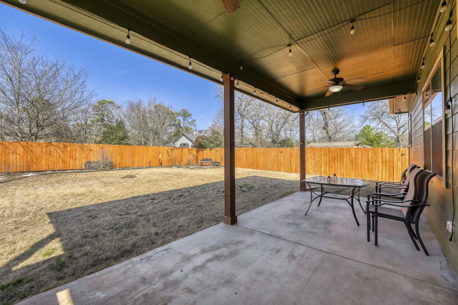 320 Kaanapali Ln, Bastrop, TX 78602