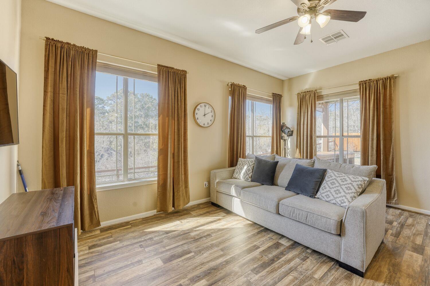 320 Kaanapali Ln, Bastrop, TX 78602