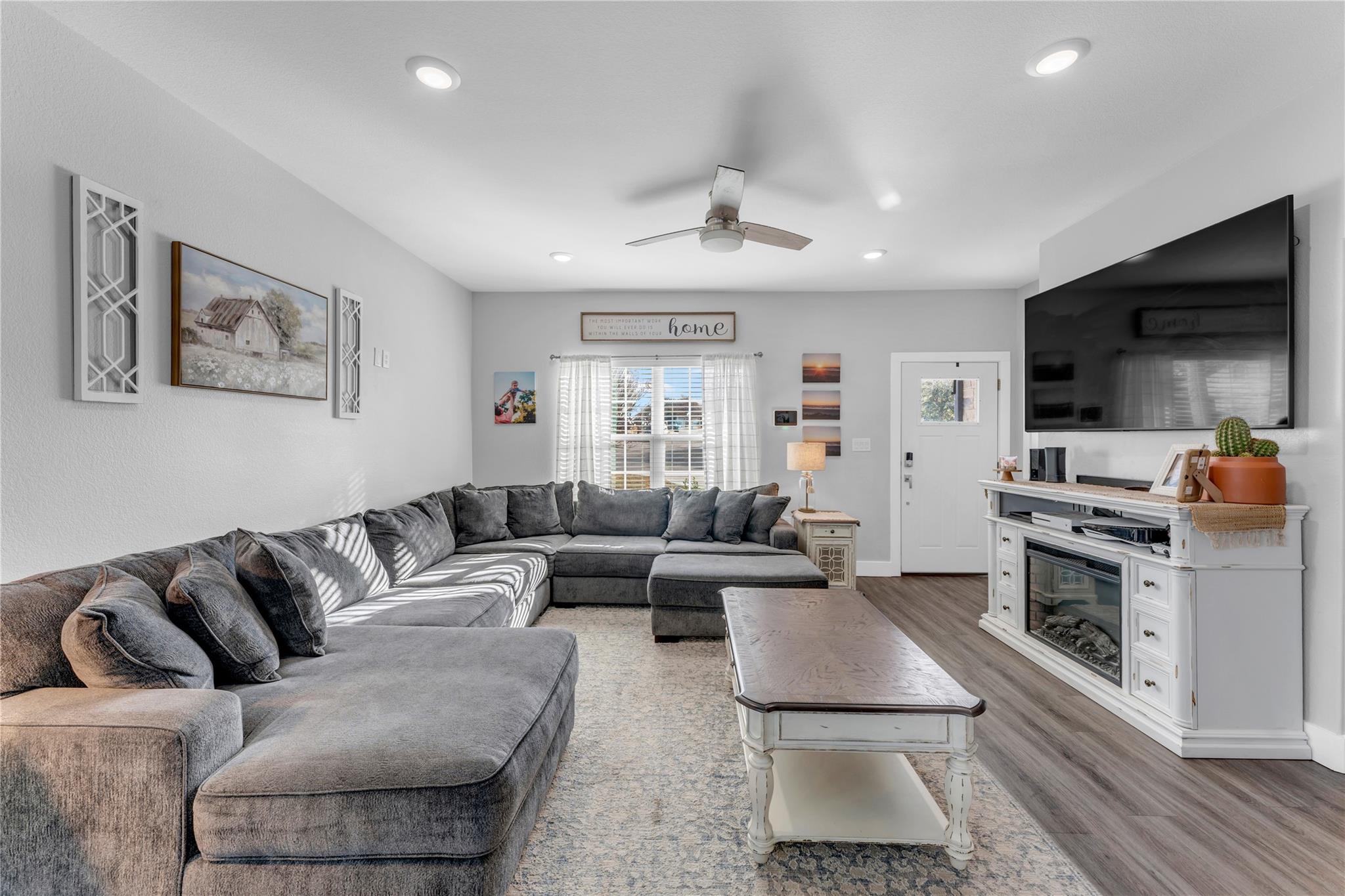 101 Cailin Ct, Burnet, TX 78611