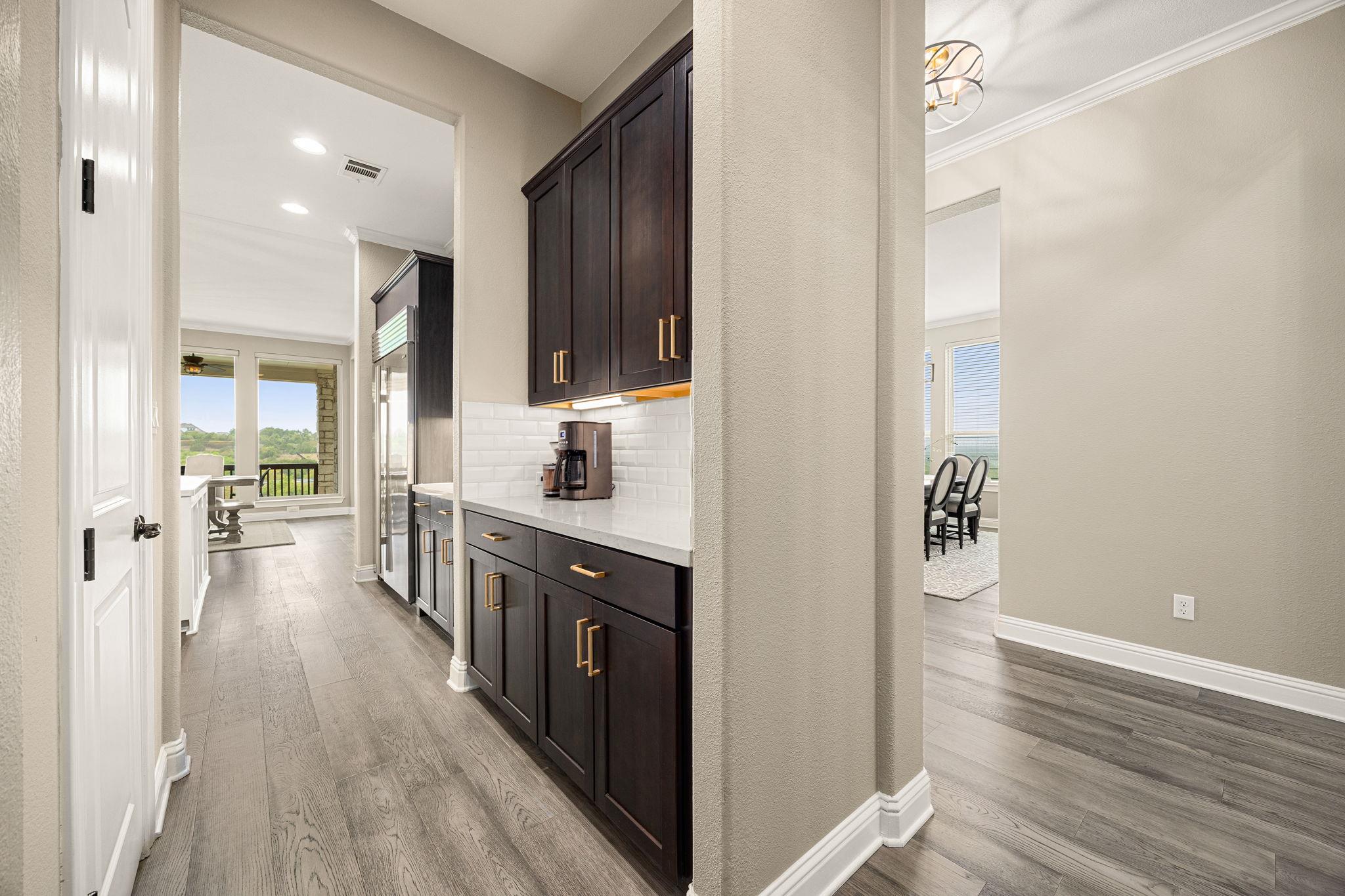 875 Spectacular Bid Dr, Austin, TX 78737