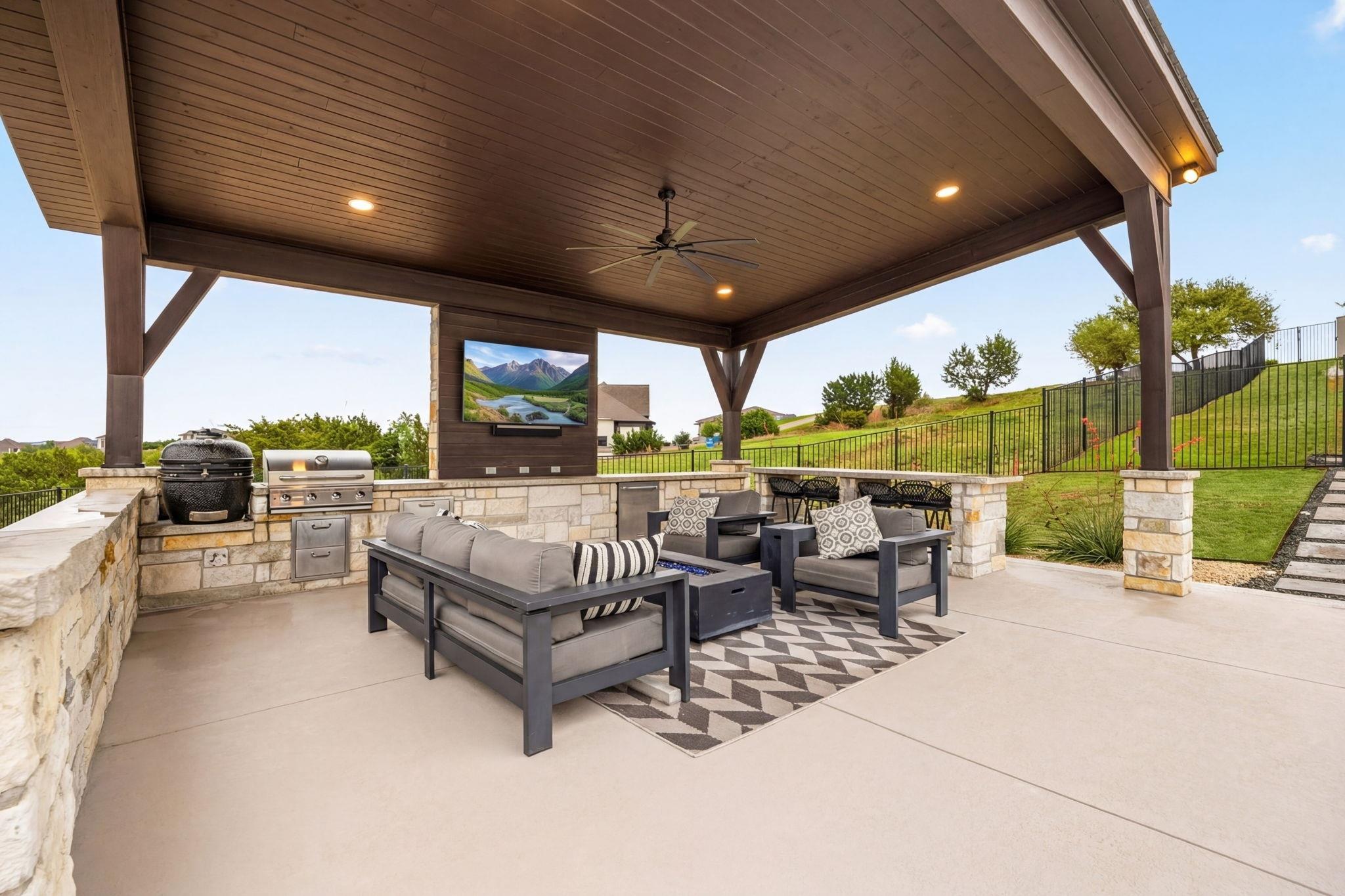 875 Spectacular Bid Dr, Austin, TX 78737