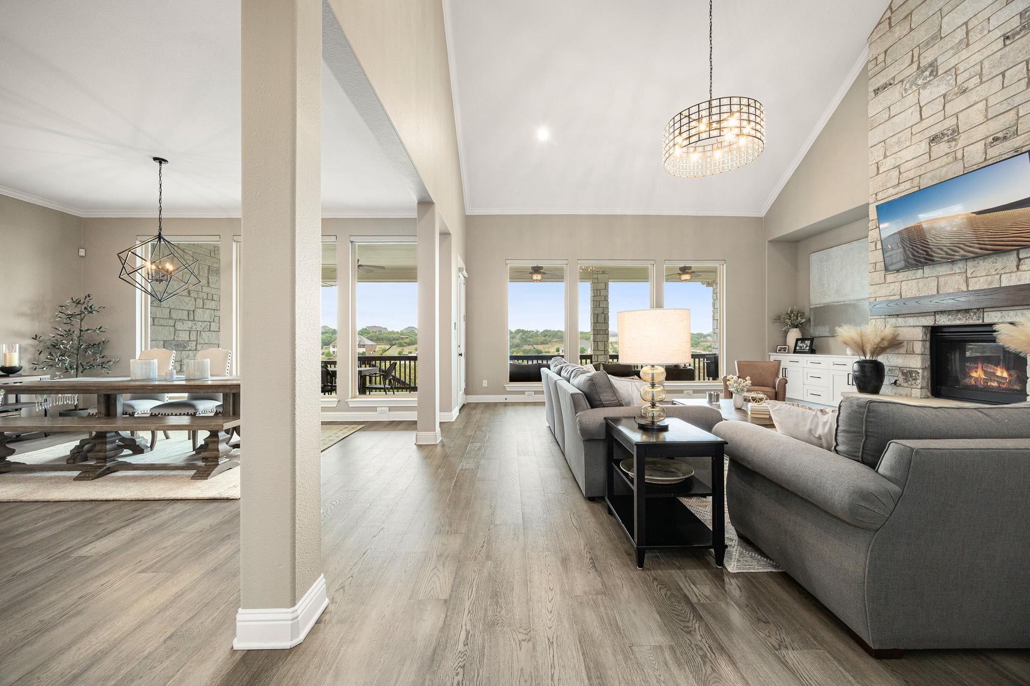 875 Spectacular Bid Dr, Austin, TX 78737