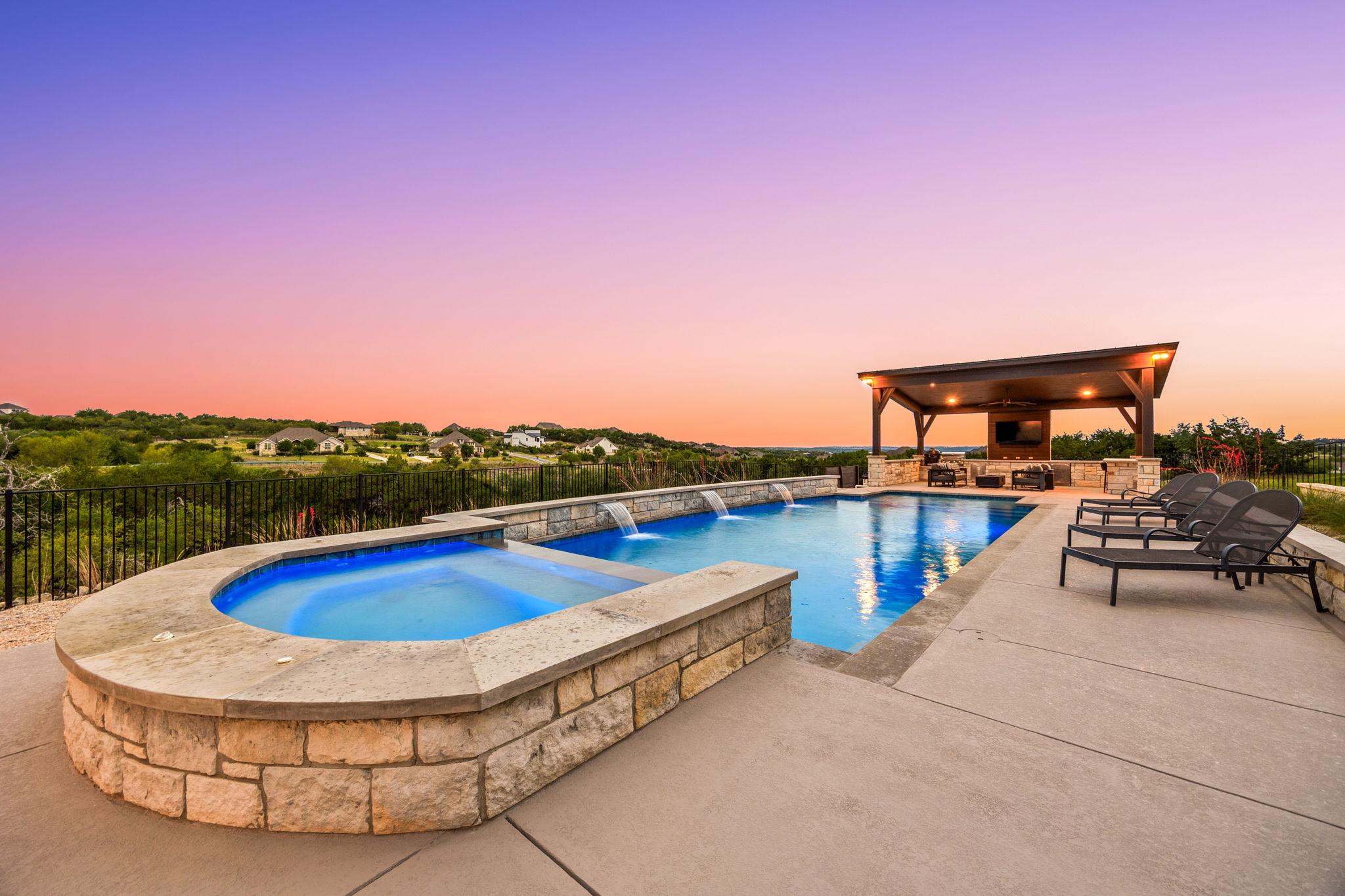 875 Spectacular Bid Dr, Austin, TX 78737