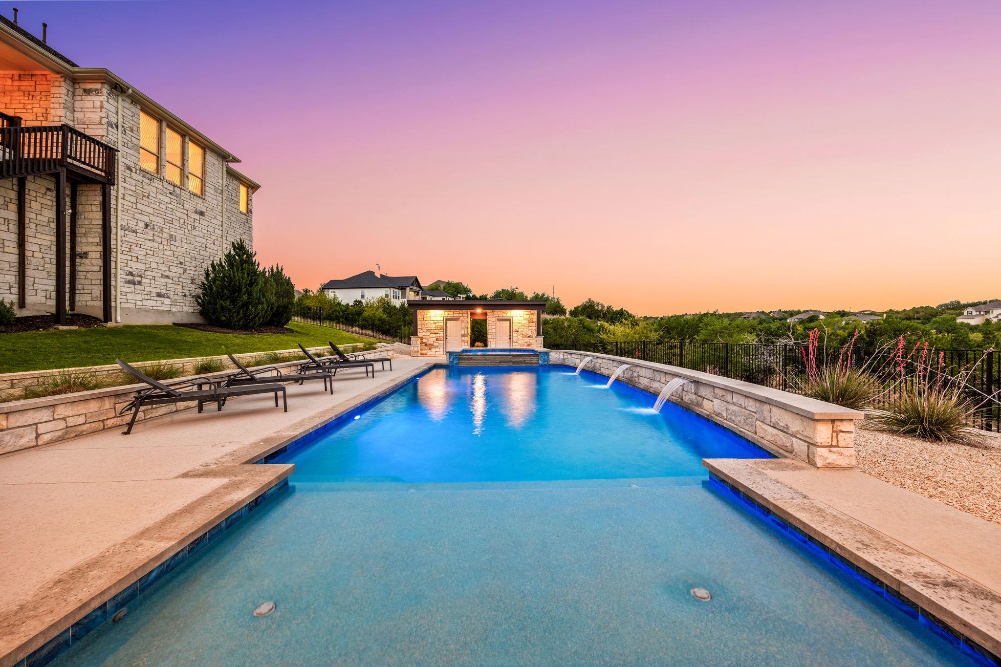 875 Spectacular Bid Dr, Austin, TX 78737