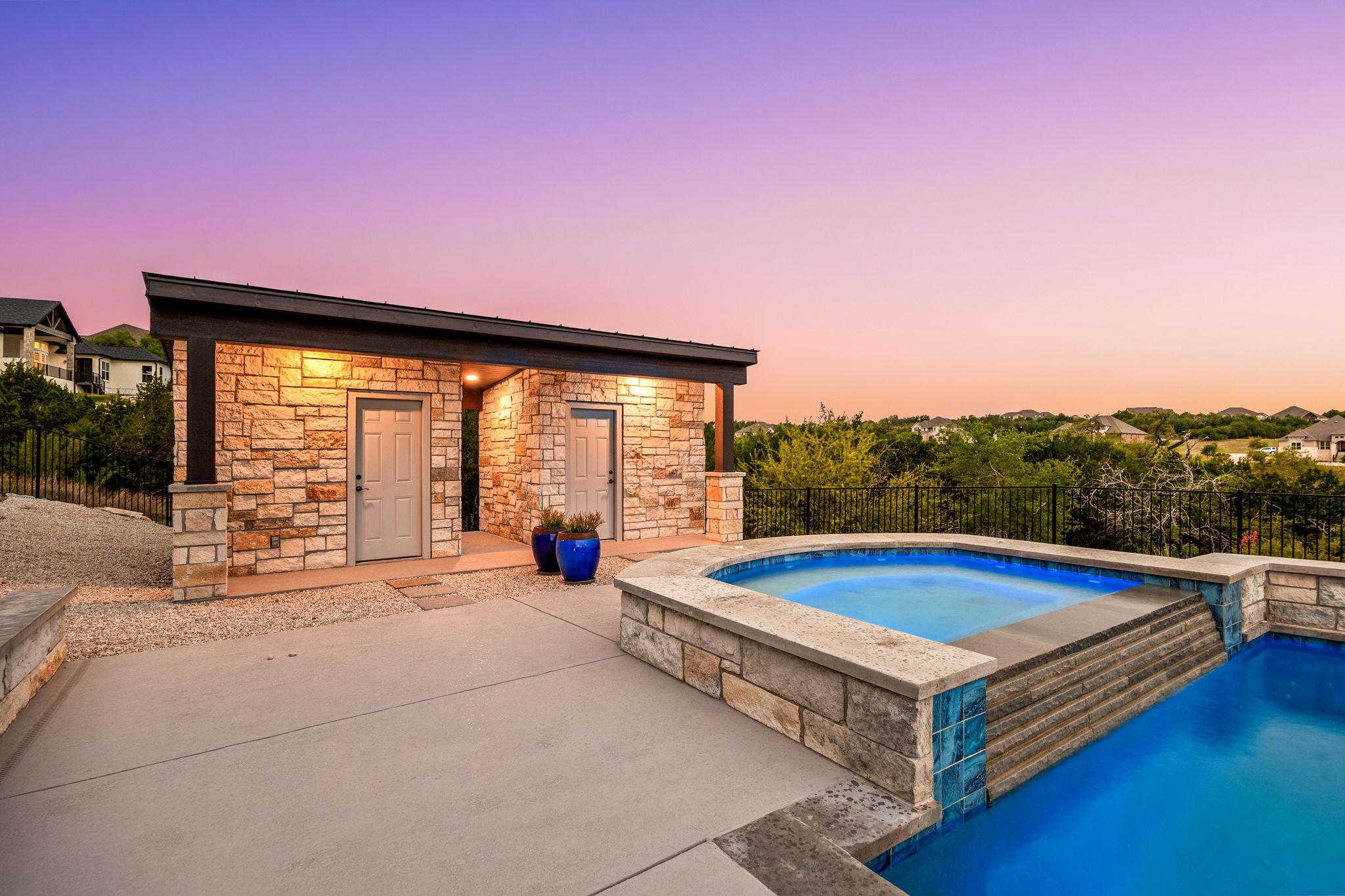 875 Spectacular Bid Dr, Austin, TX 78737