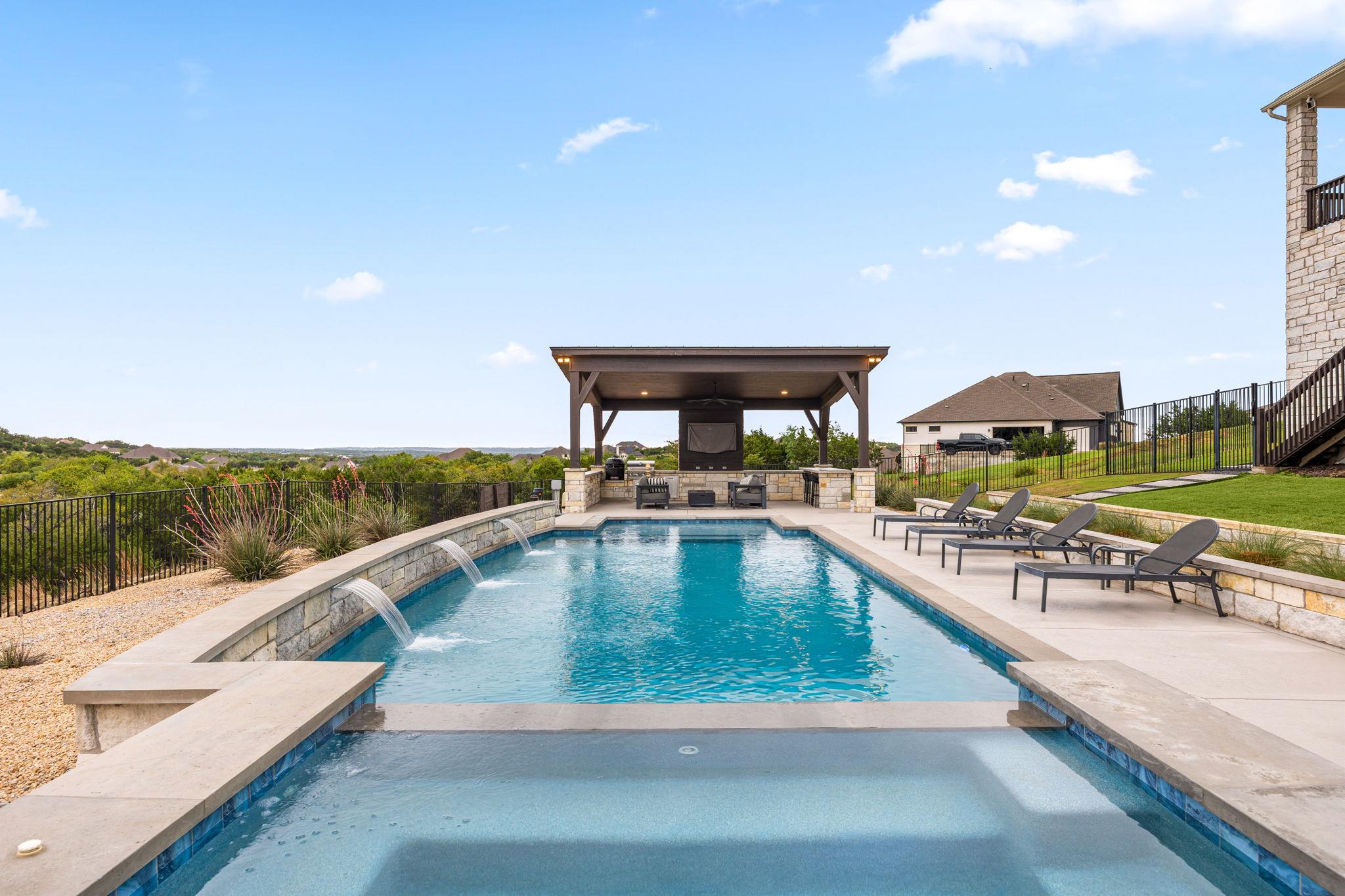 875 Spectacular Bid Dr, Austin, TX 78737