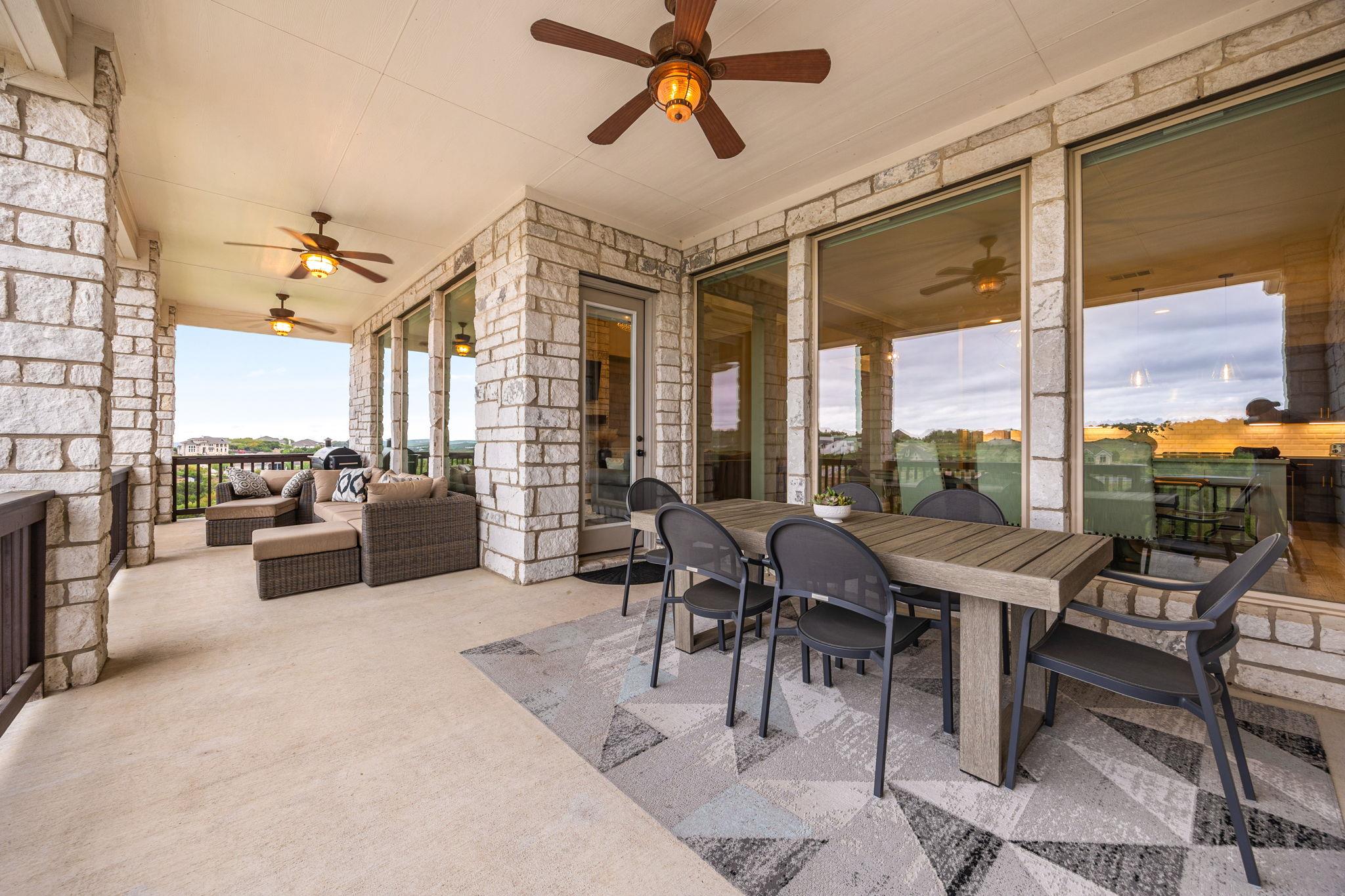 875 Spectacular Bid Dr, Austin, TX 78737