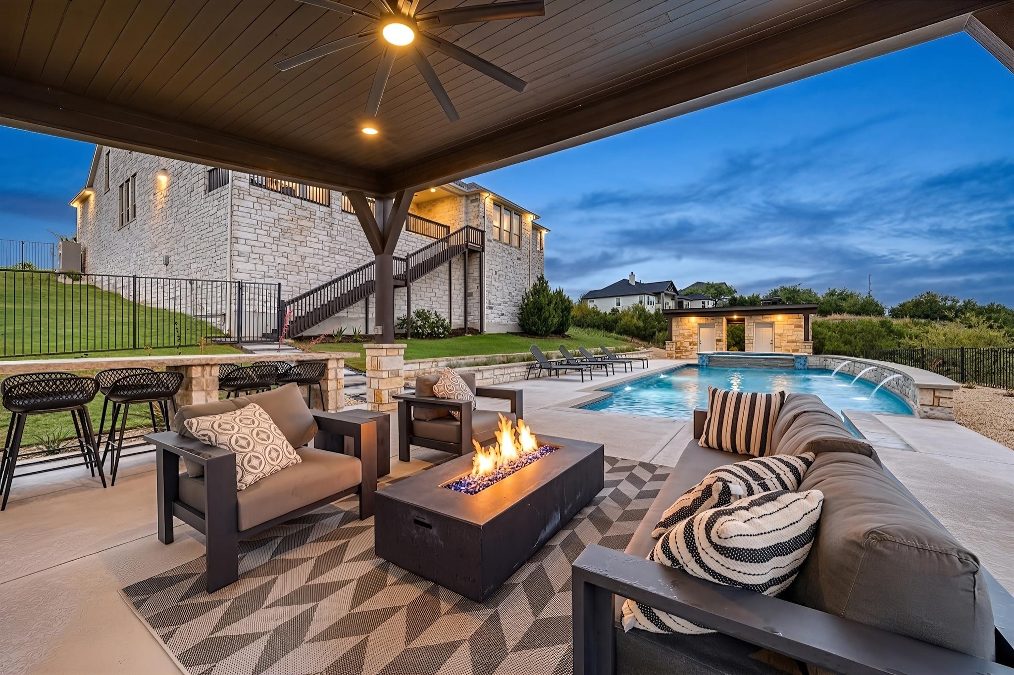 875 Spectacular Bid Dr, Austin, TX 78737
