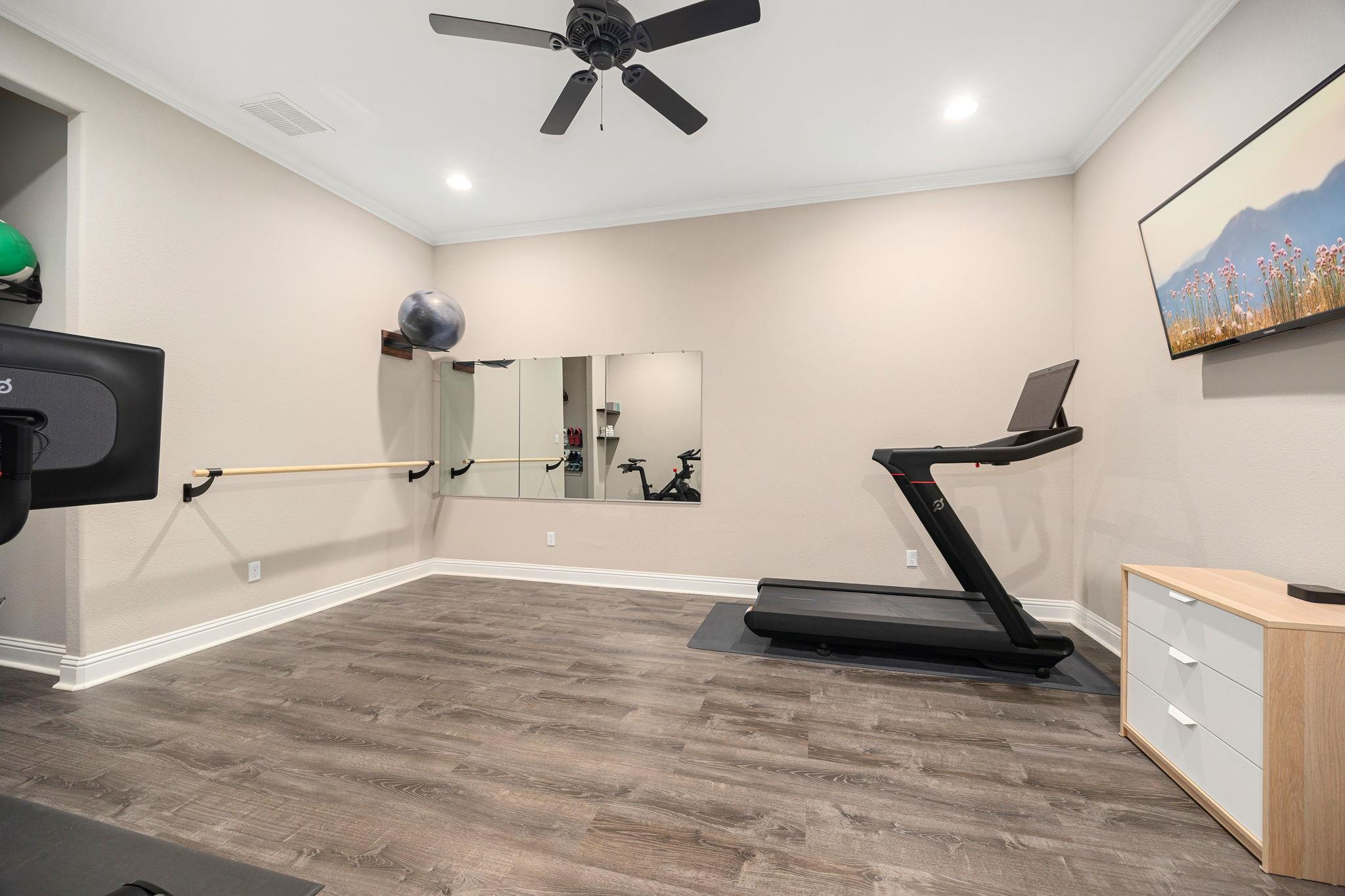 875 Spectacular Bid Dr, Austin, TX 78737