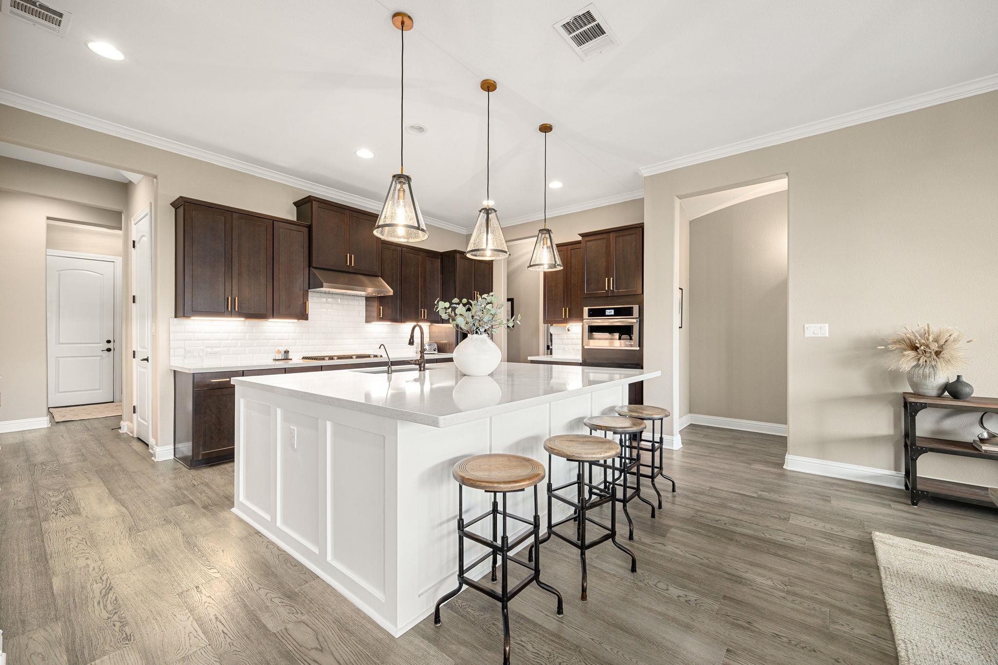 875 Spectacular Bid Dr, Austin, TX 78737