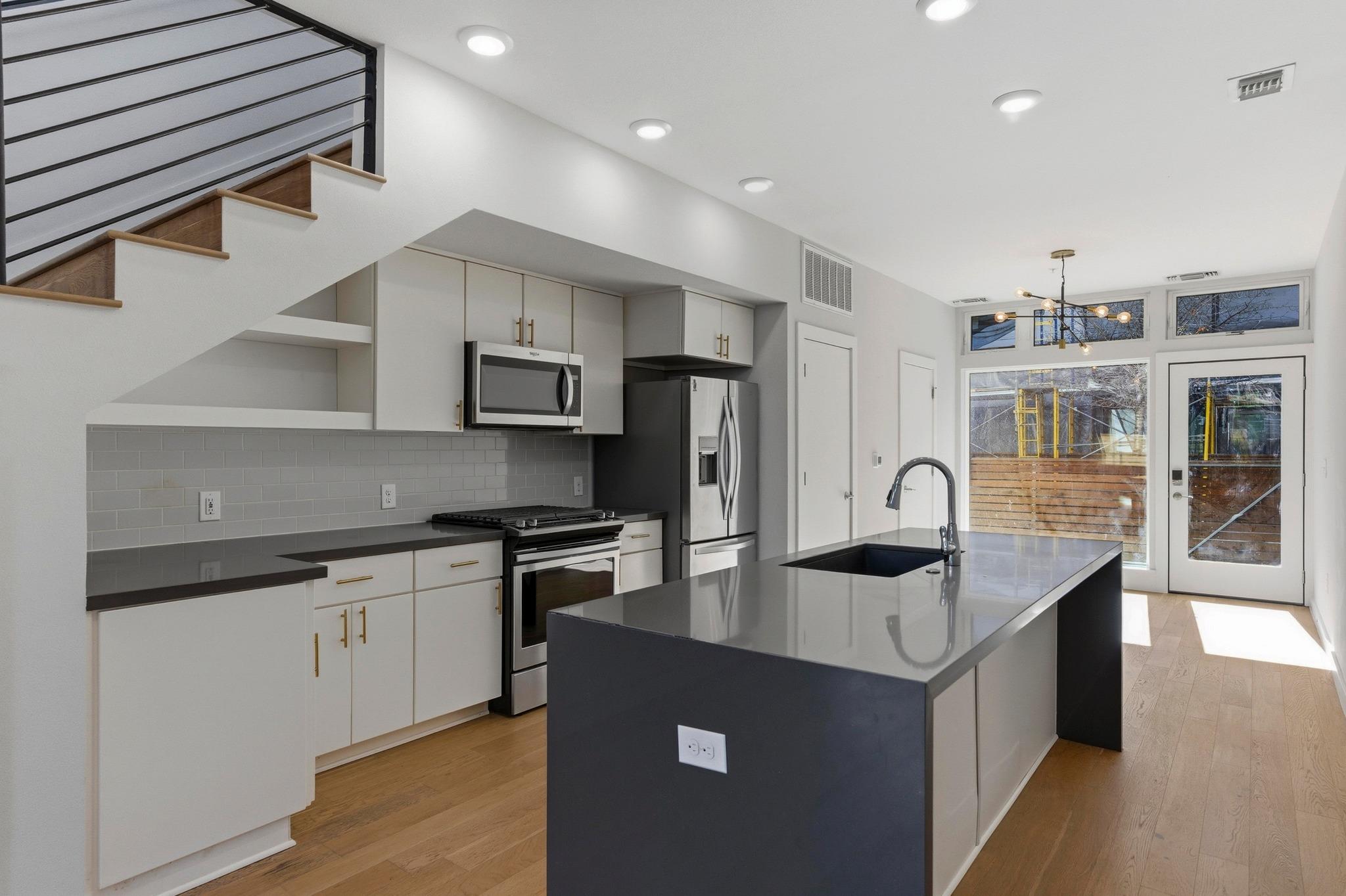 2002 E 7th St # 242, Austin, TX 78702