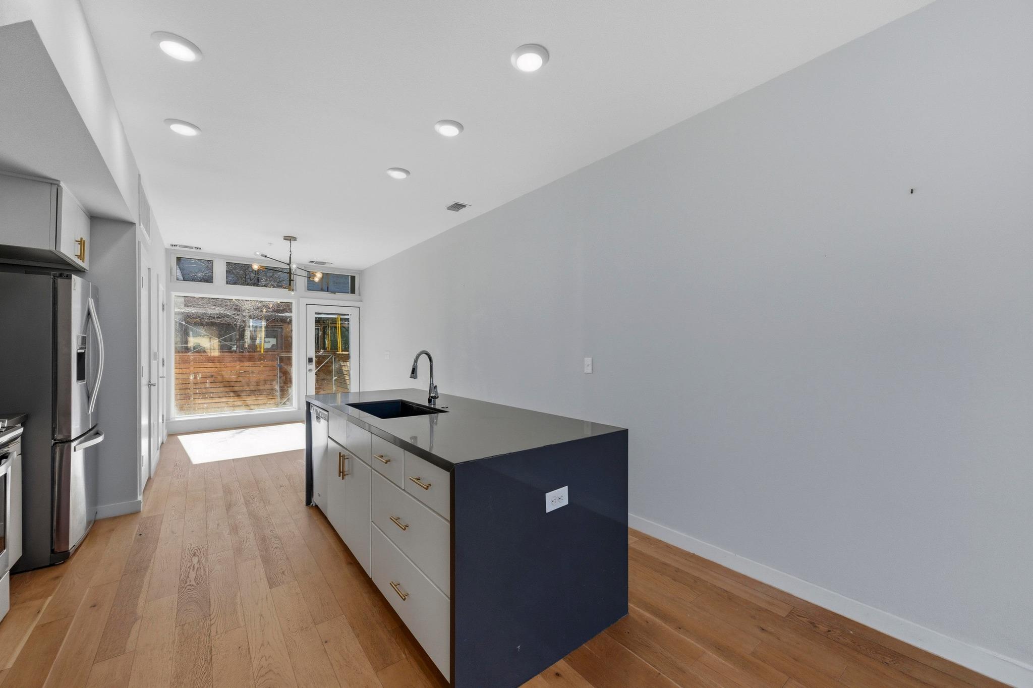 2002 E 7th St # 242, Austin, TX 78702