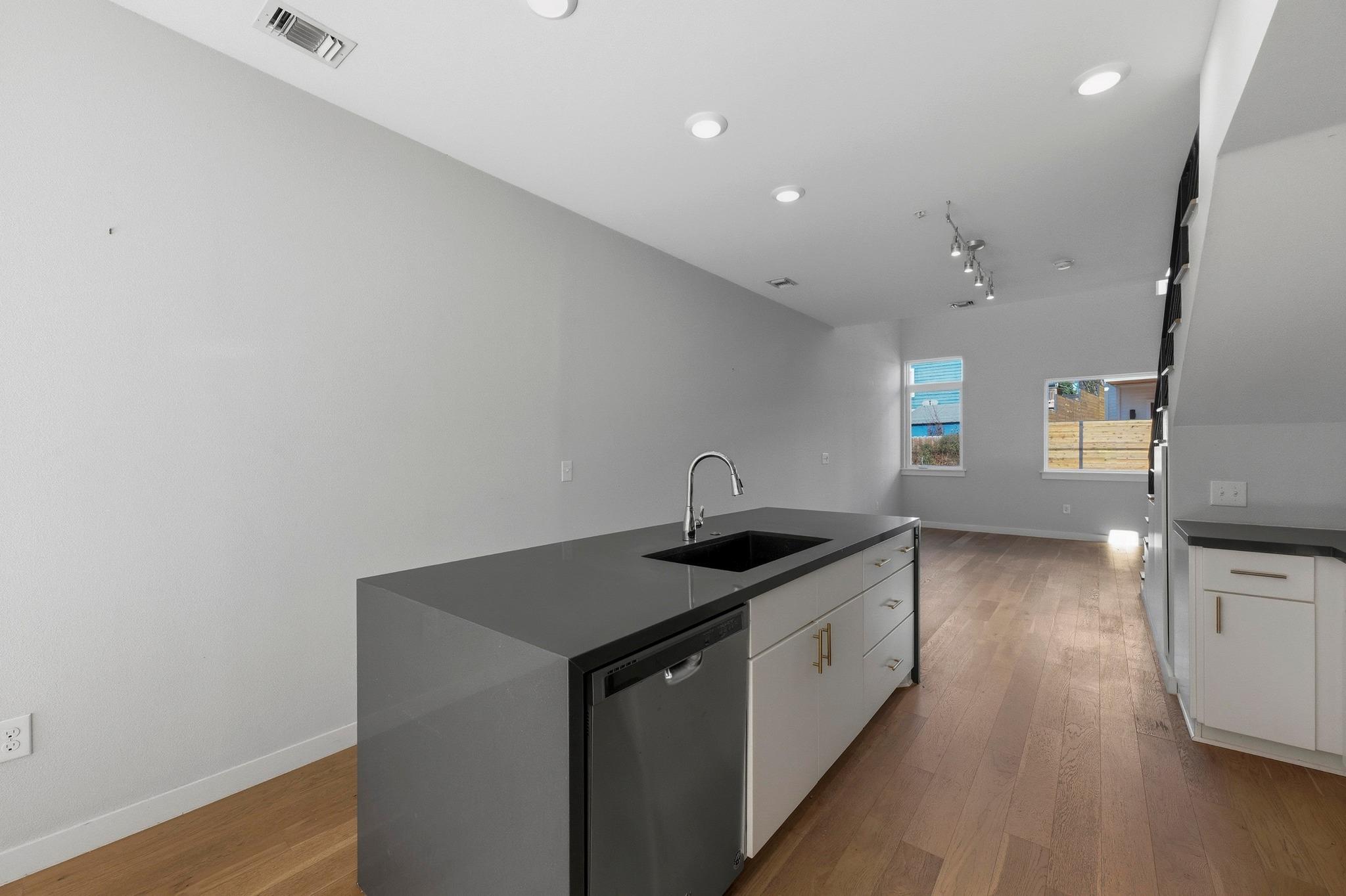 2002 E 7th St # 242, Austin, TX 78702